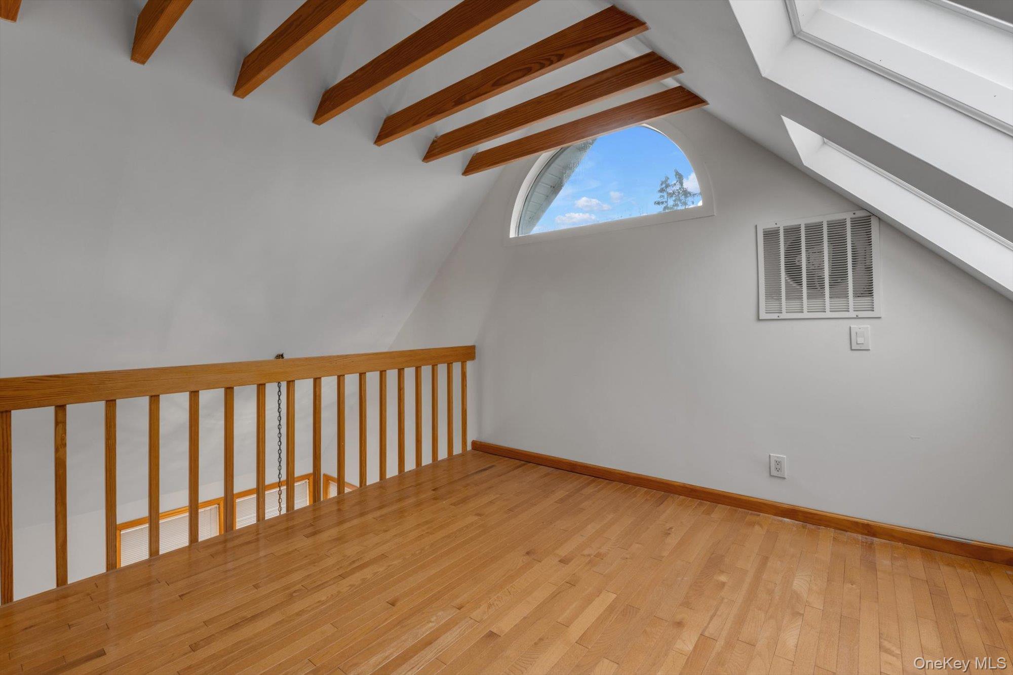 #13 photo, 217-63 Corbett Road, कुईंस Bayside , NY 11361