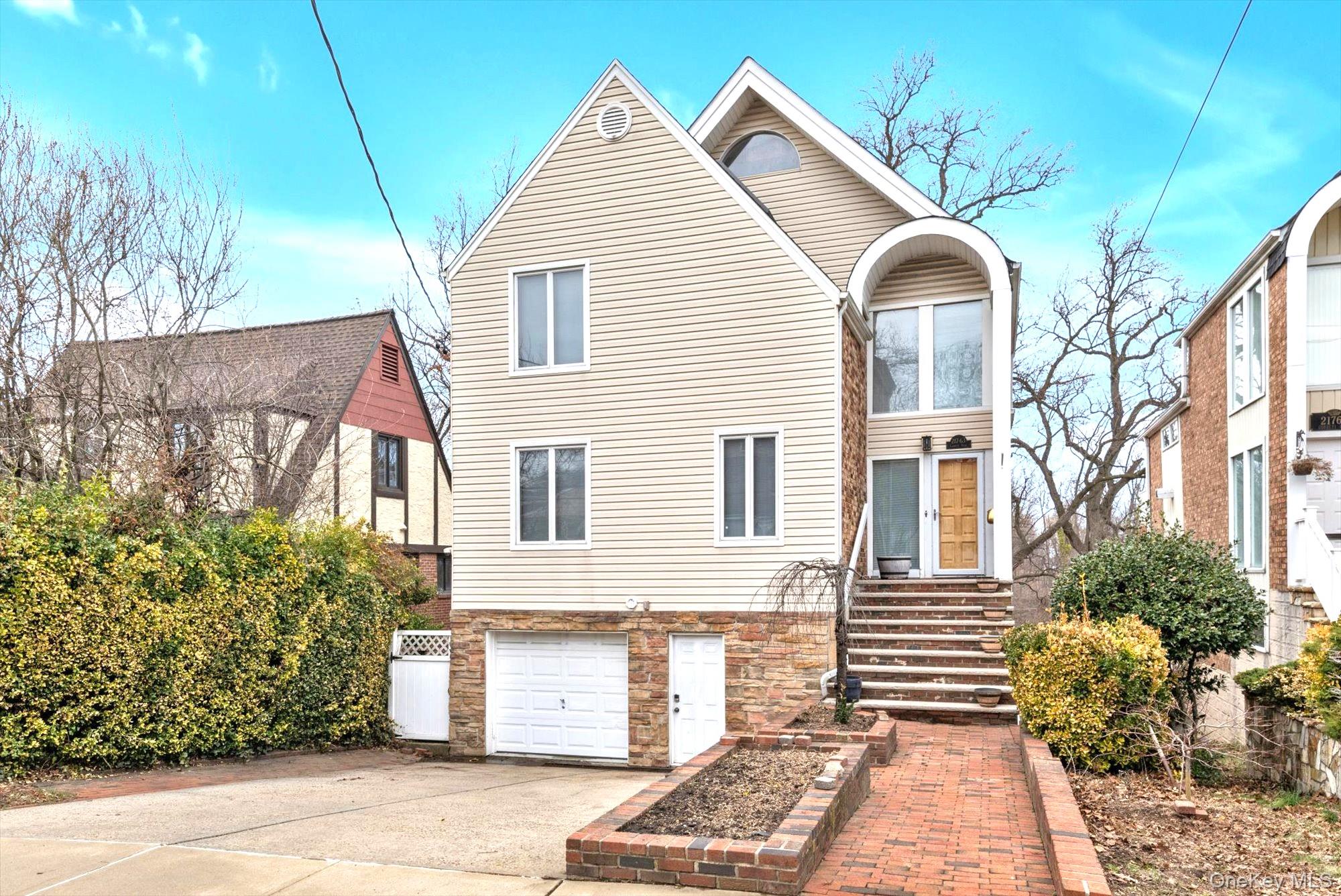 #20 photo, 217-63 Corbett Road, कुईंस Bayside , NY 11361