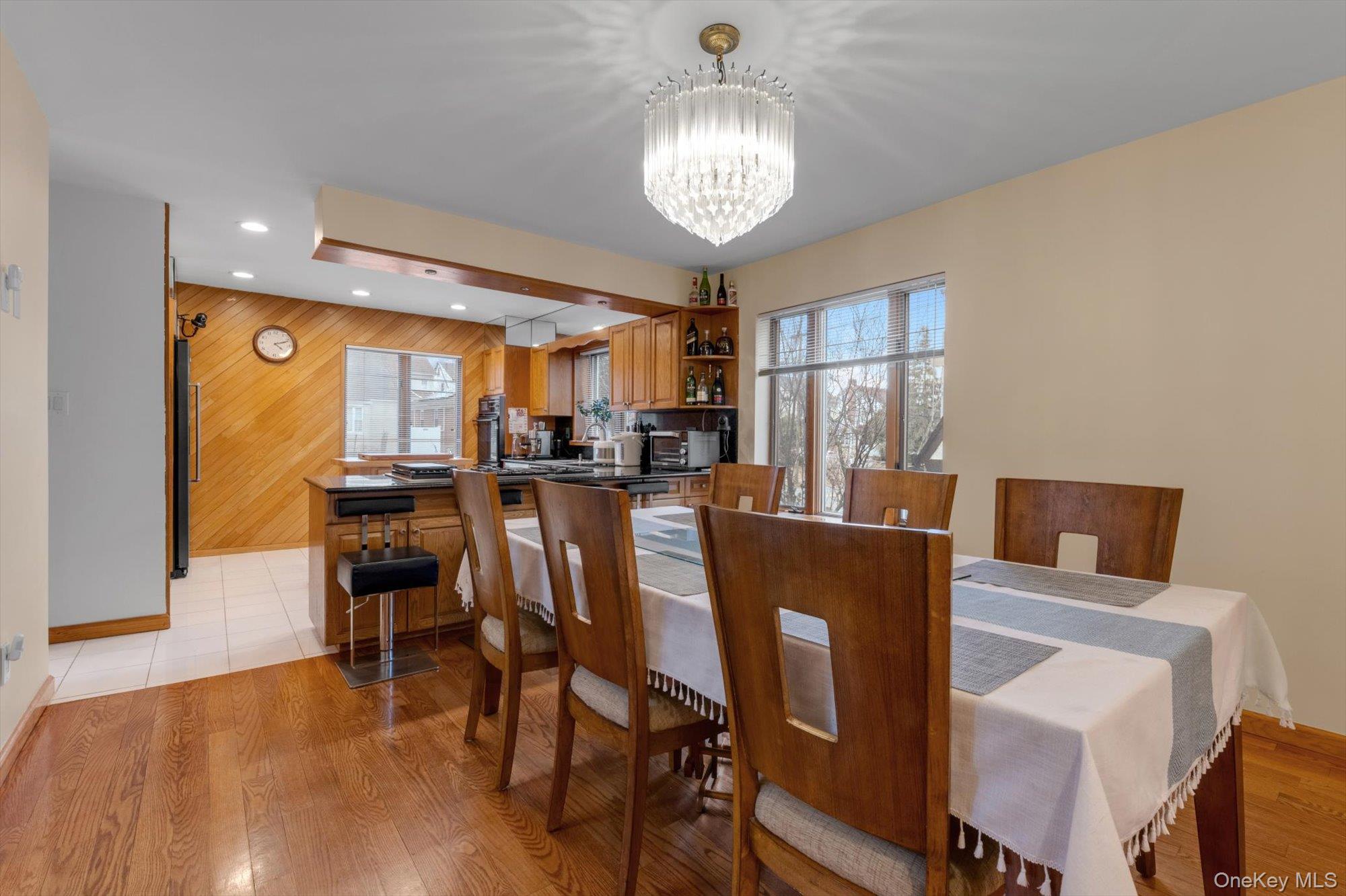 #4 photo, 217-63 Corbett Road, कुईंस Bayside , NY 11361