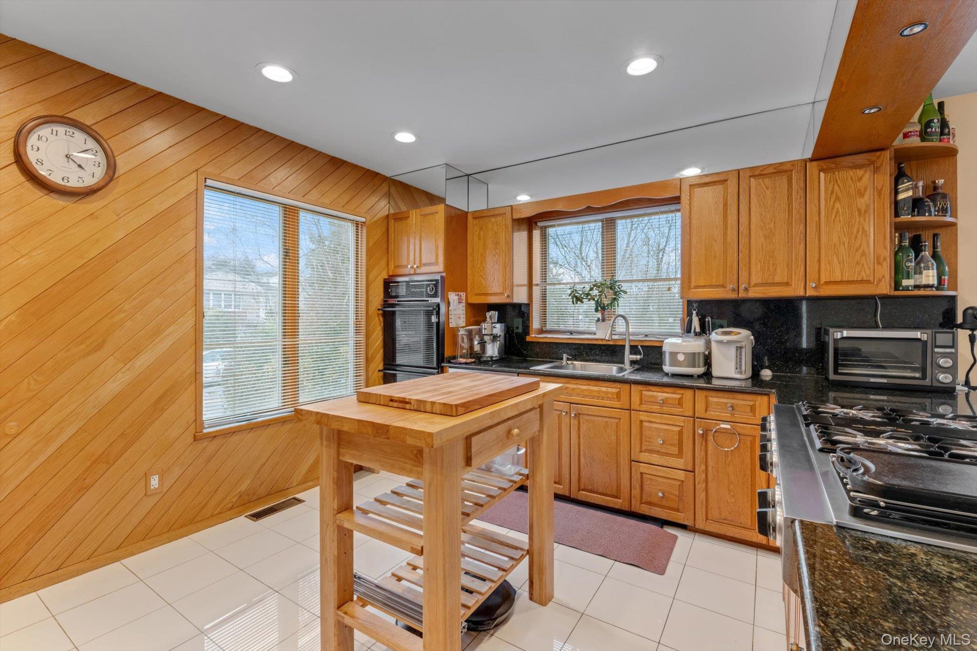 #6 photo, 217-63 Corbett Road, कुईंस Bayside , NY 11361