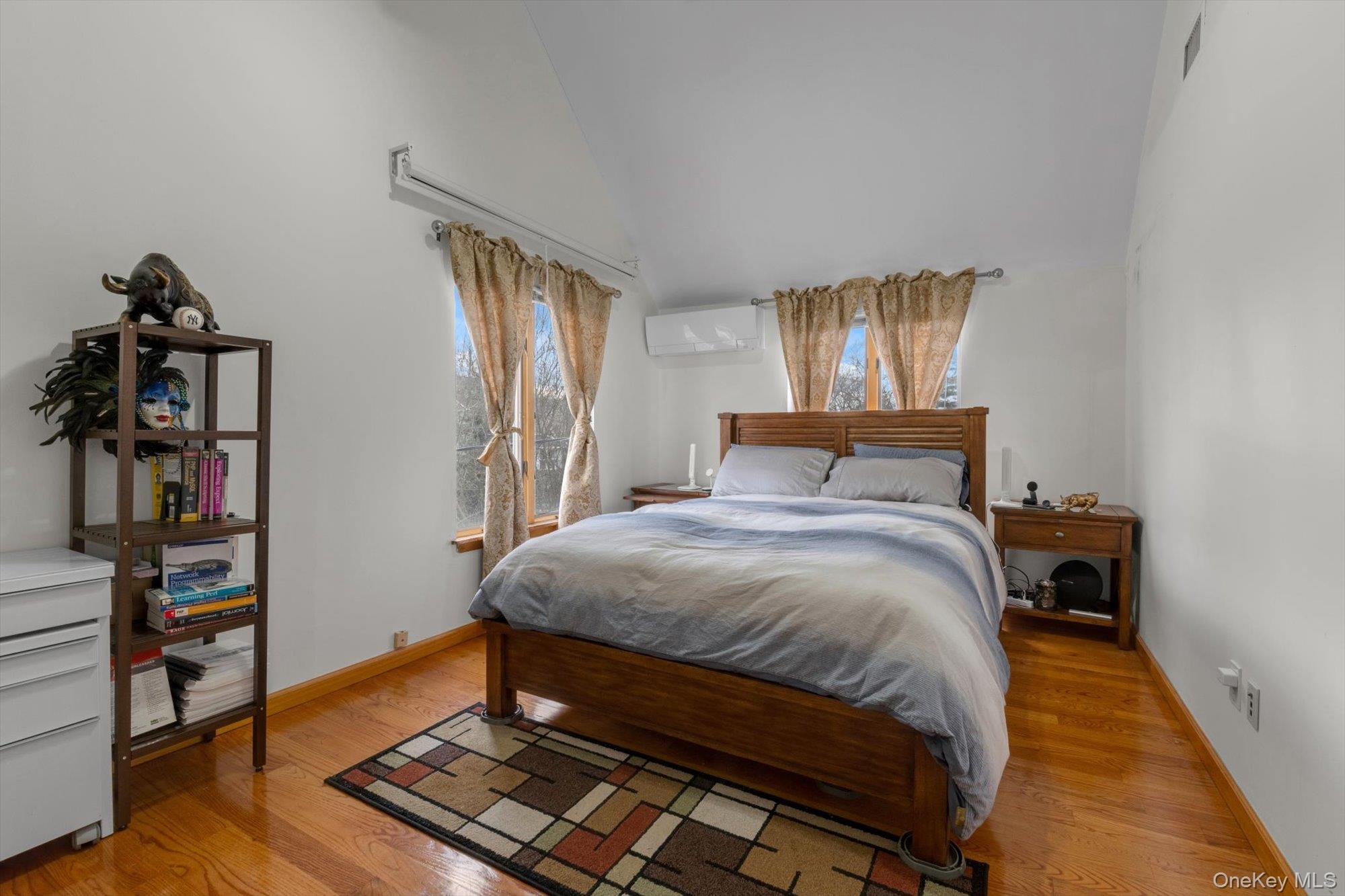 #7 photo, 217-63 Corbett Road, कुईंस Bayside , NY 11361