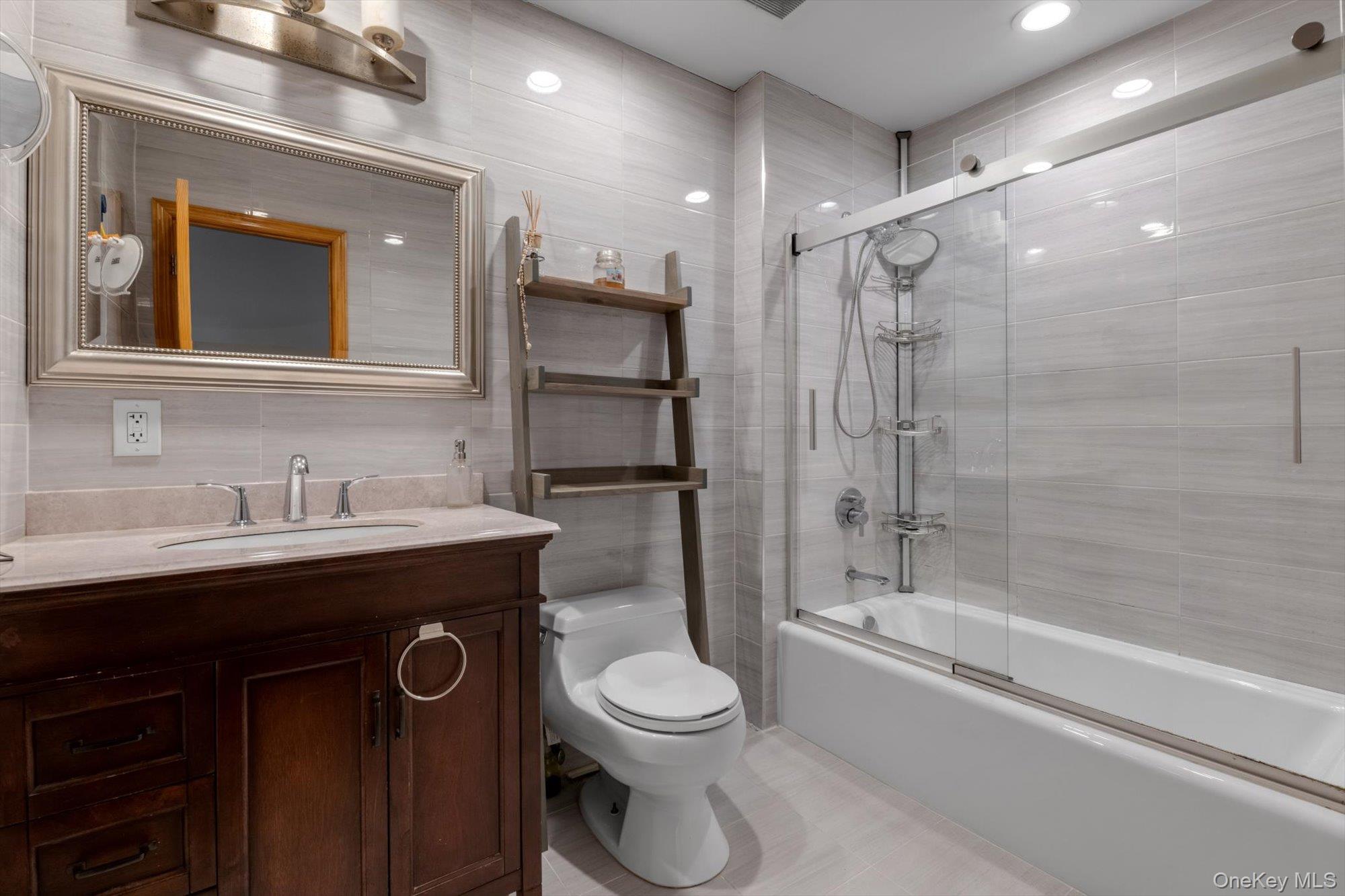 #8 photo, 217-63 Corbett Road, कुईंस Bayside , NY 11361