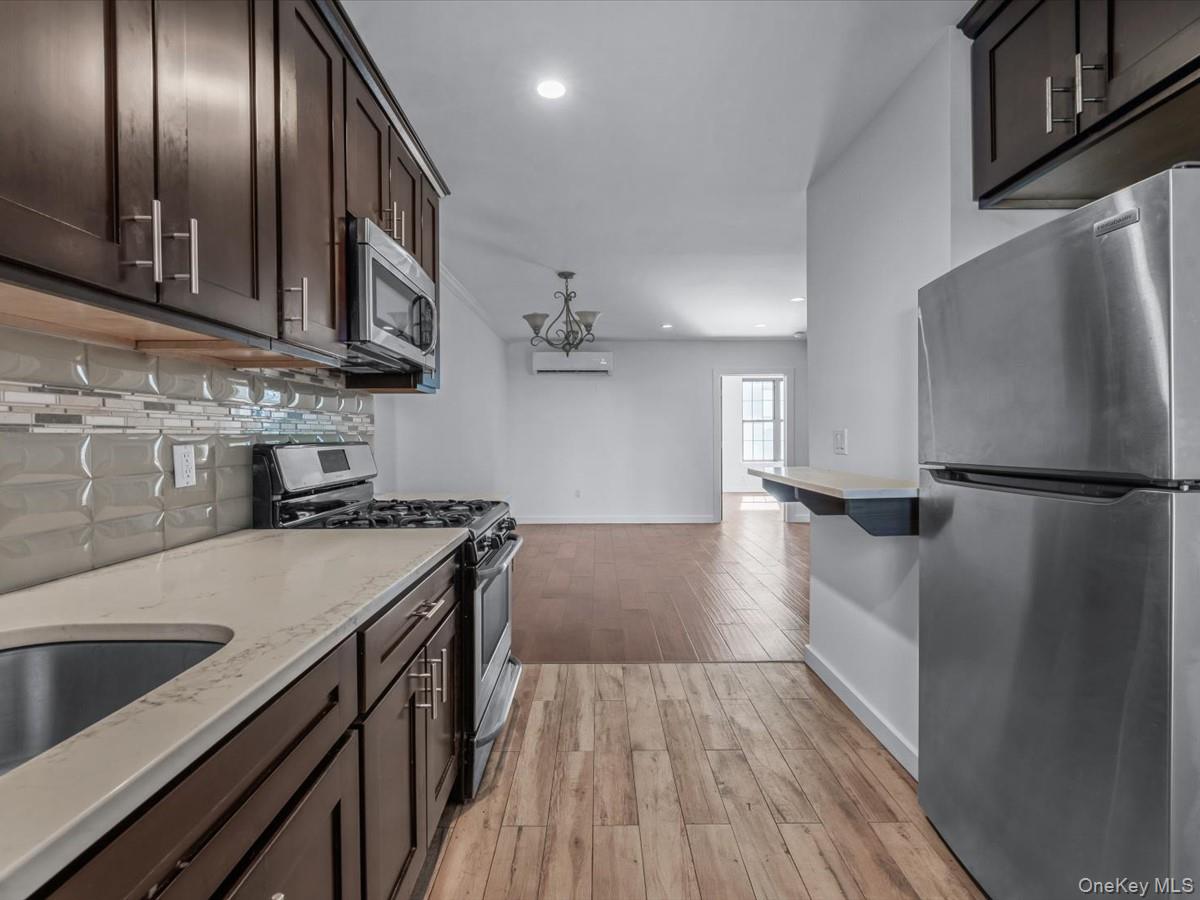 #19 photo, 151 Noll Street, ब्रुकलीन Brooklyn , NY 11206