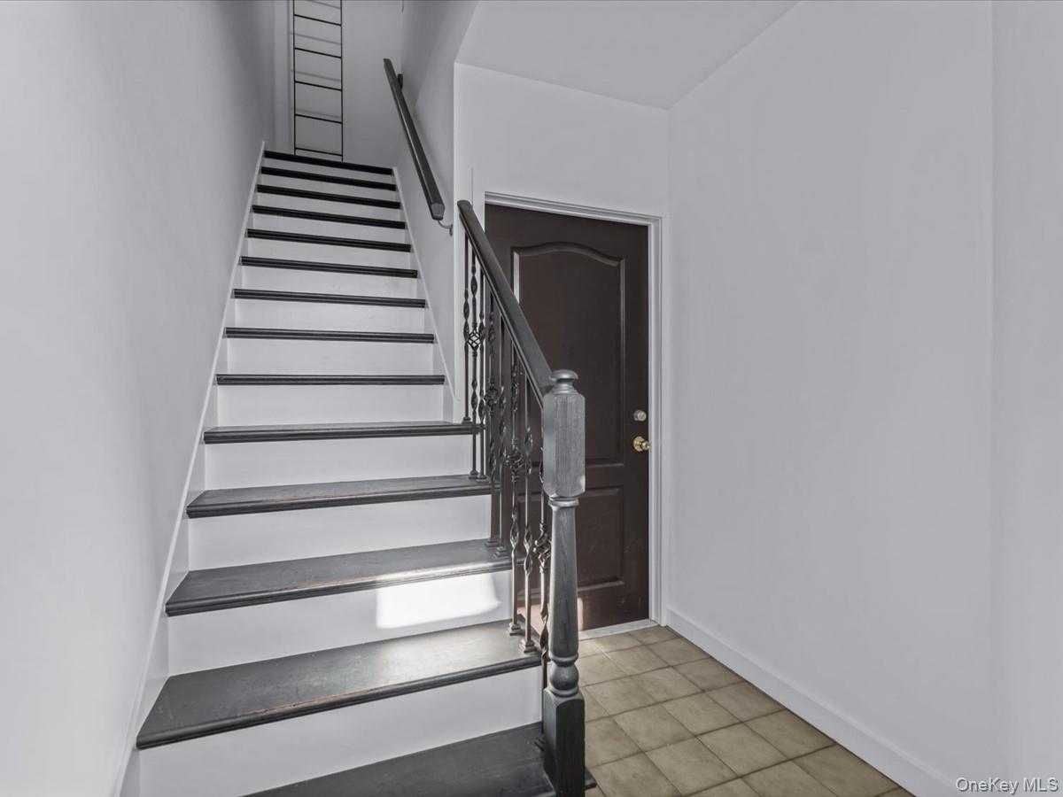 #2 photo, 151 Noll Street, ब्रुकलीन Brooklyn , NY 11206