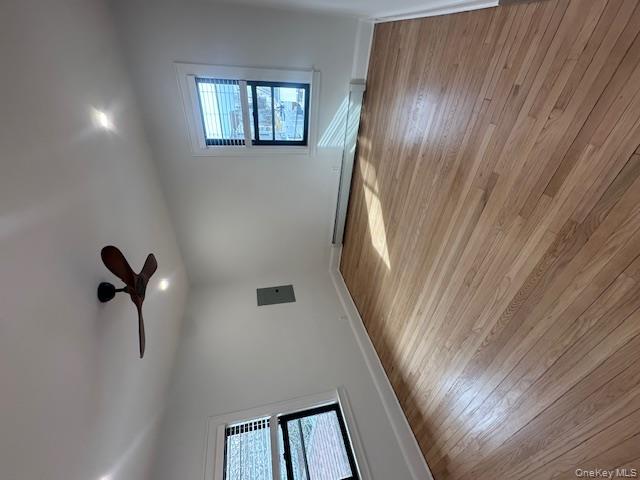 #7 photo, 361 E Olive Street, מחוז נסאו Long Beach , NY 11561