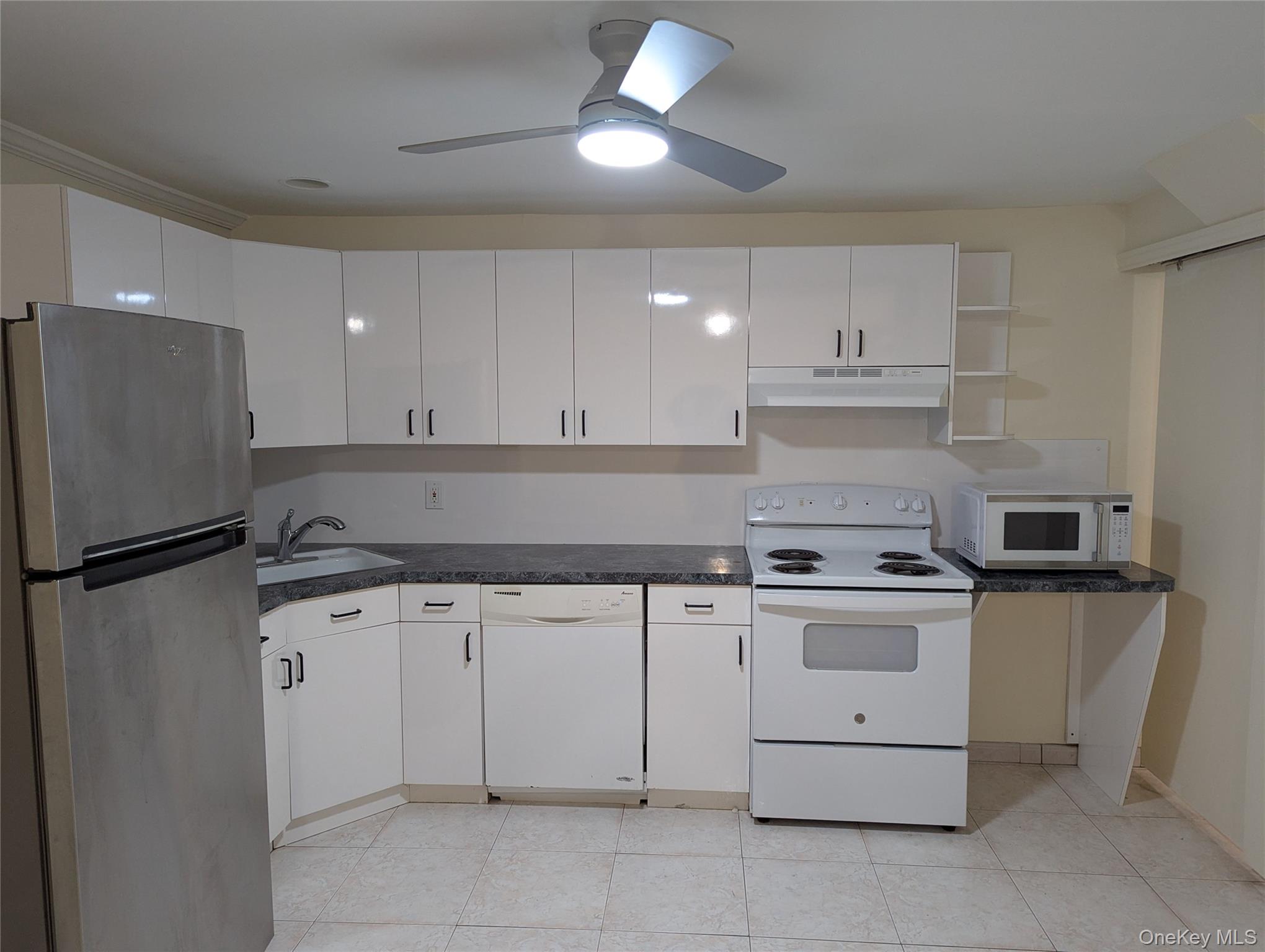 #4 photo, 38 3rd Street, Ronkonkoma , NY 11779