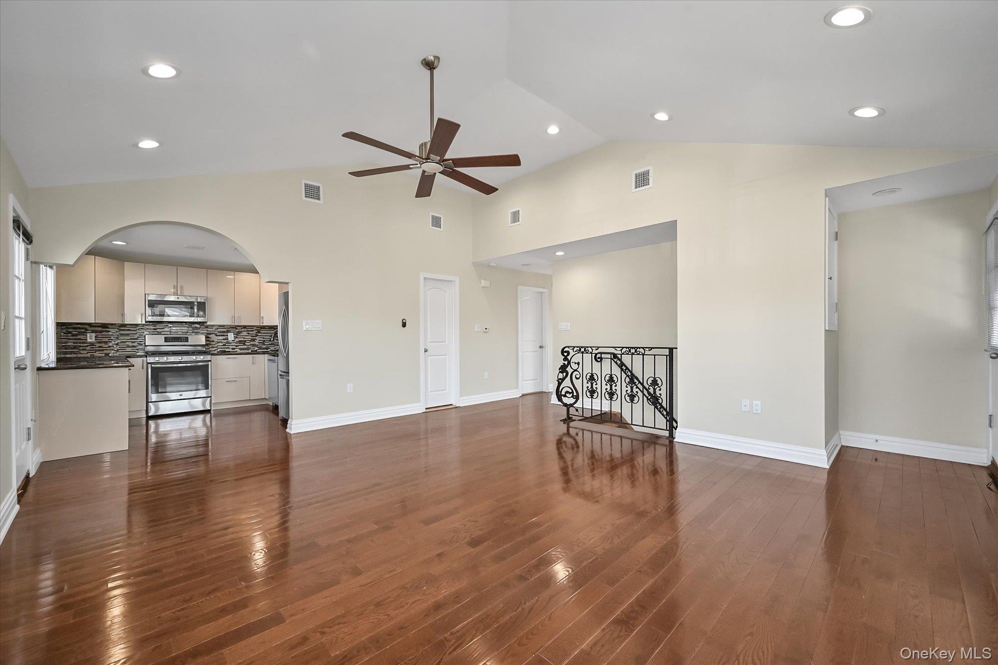 #11 photo, 208-04 35th Avenue, Bayside , NY 11361