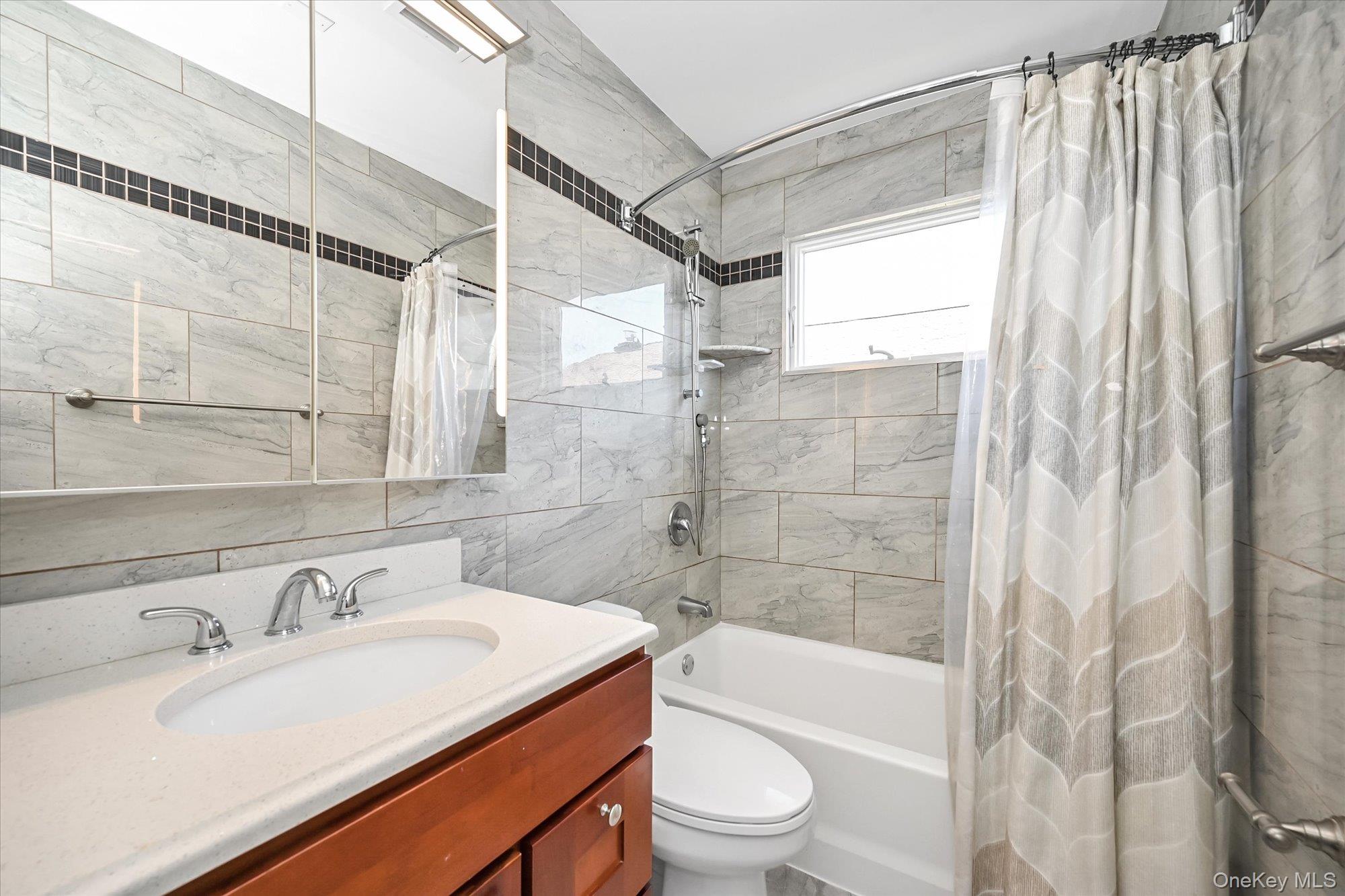 #15 photo, 208-04 35th Avenue, Bayside , NY 11361