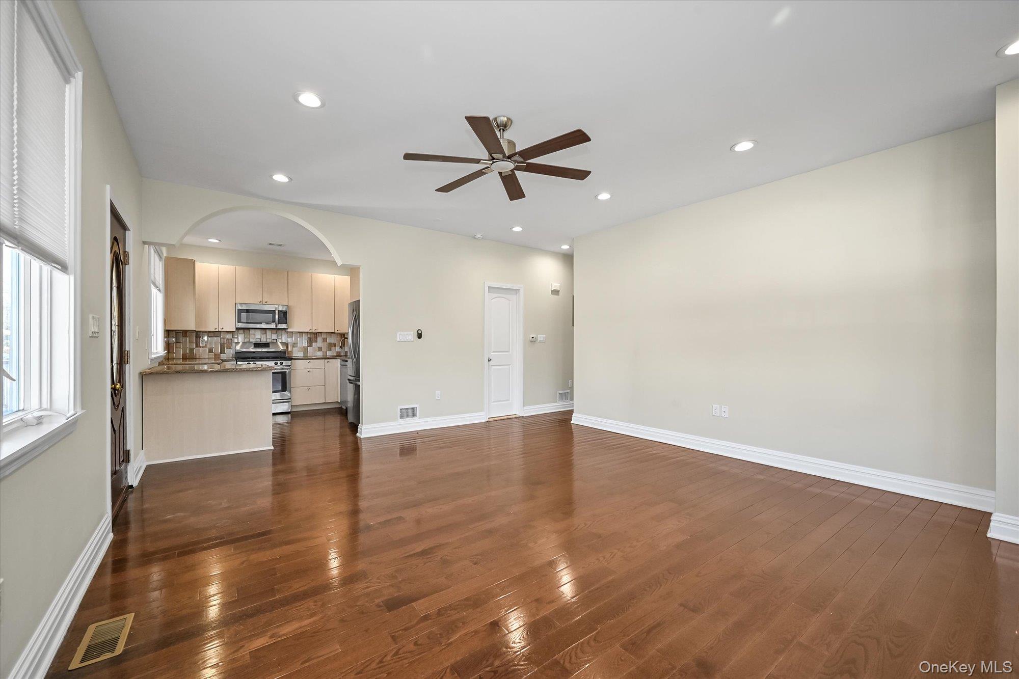 #3 photo, 208-04 35th Avenue, Bayside , NY 11361