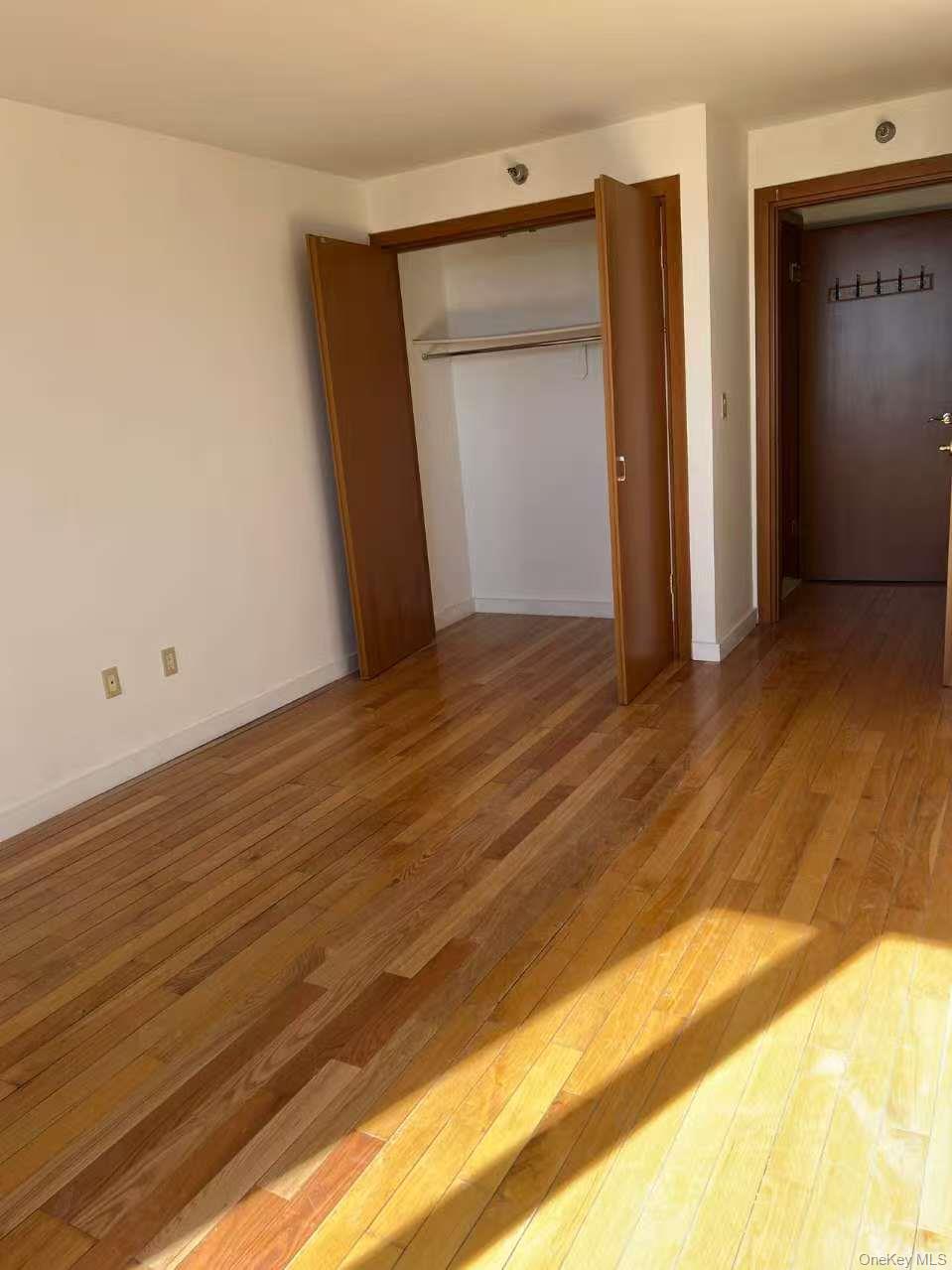 #4 photo, 13338 Sanford Avenue, 皇后区 Flushing , NY 11355