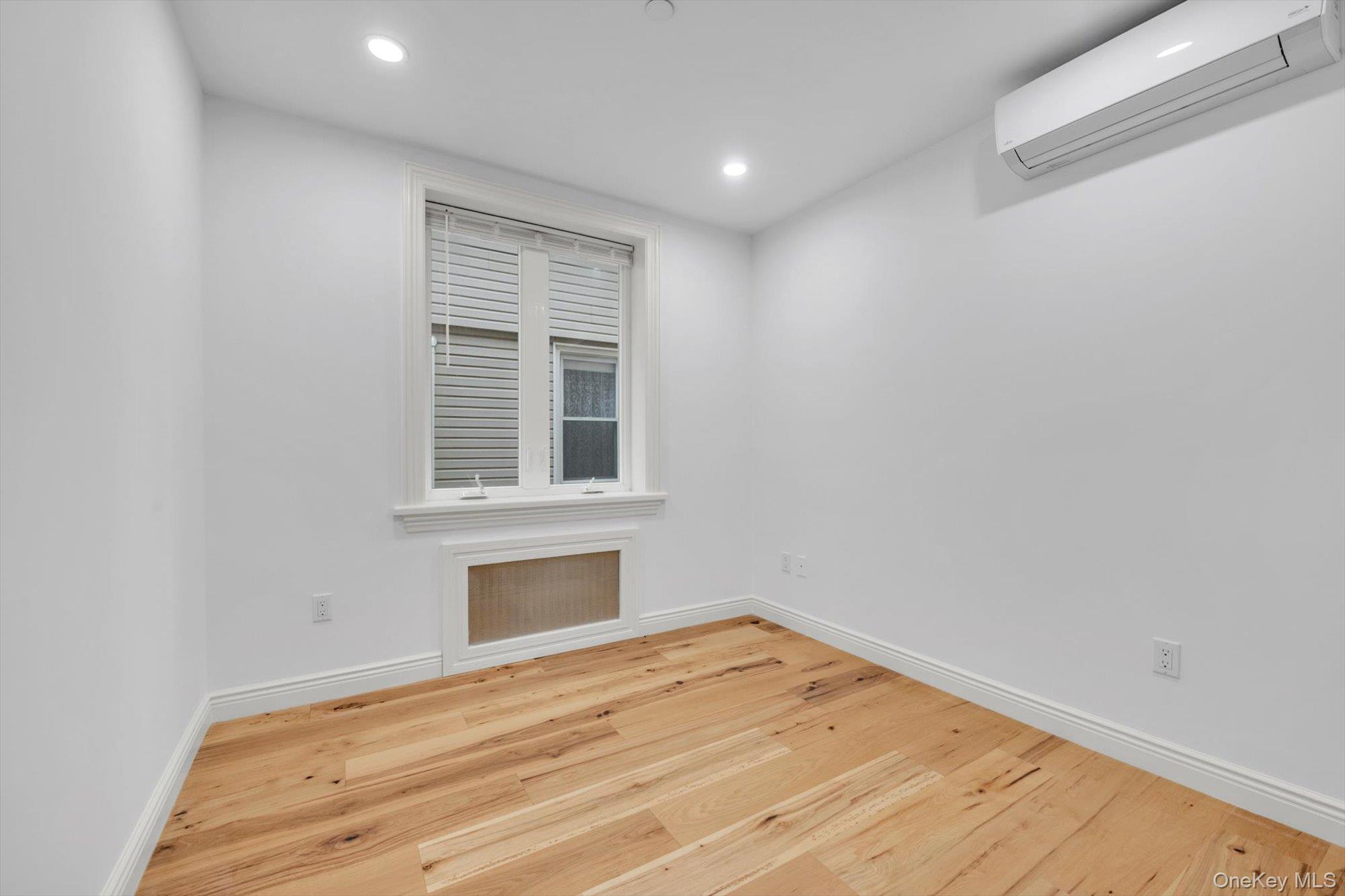 #18 photo, 717 College Place, College Point , NY 11356