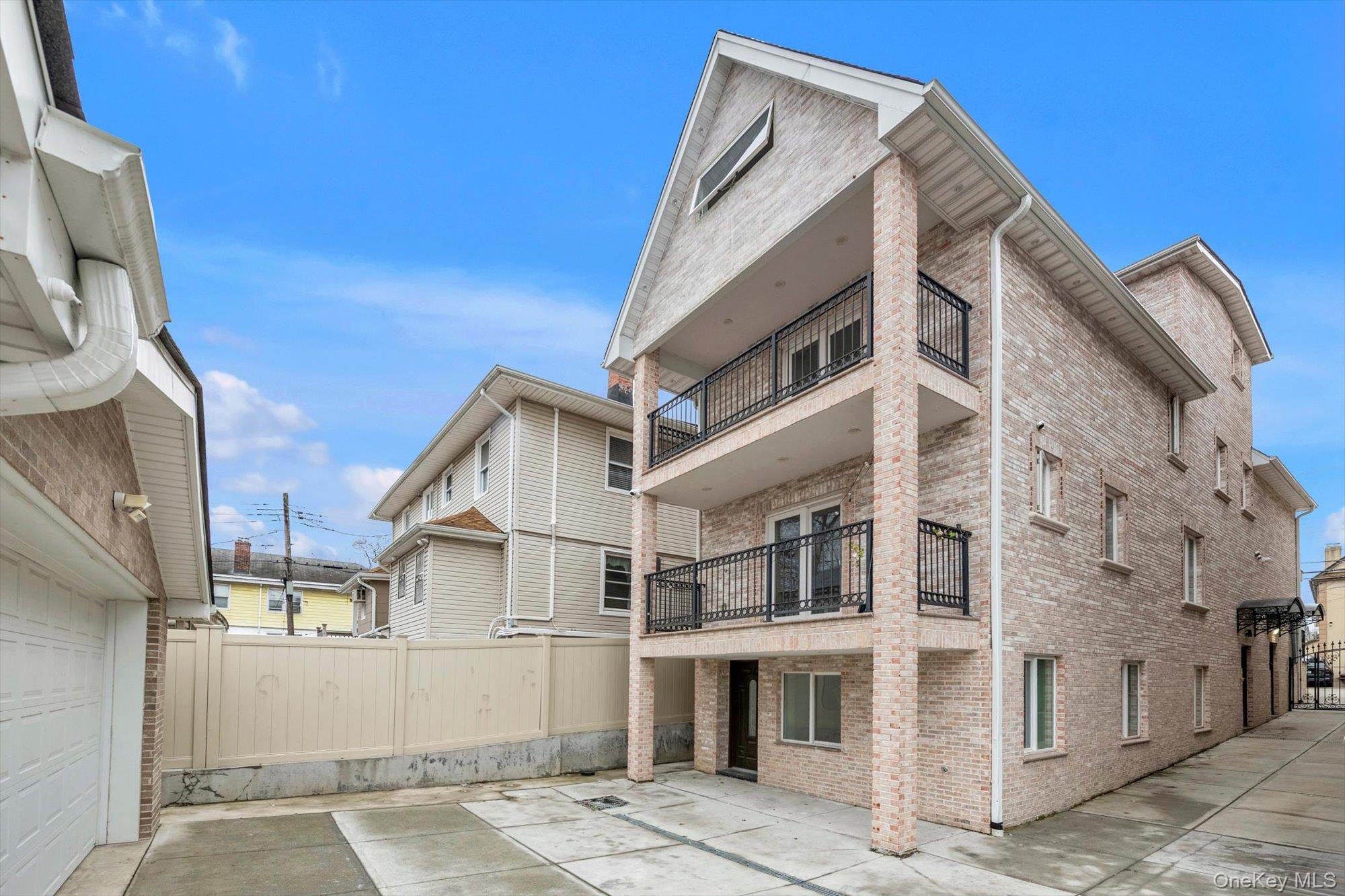 #2 photo, 717 College Place, College Point , NY 11356