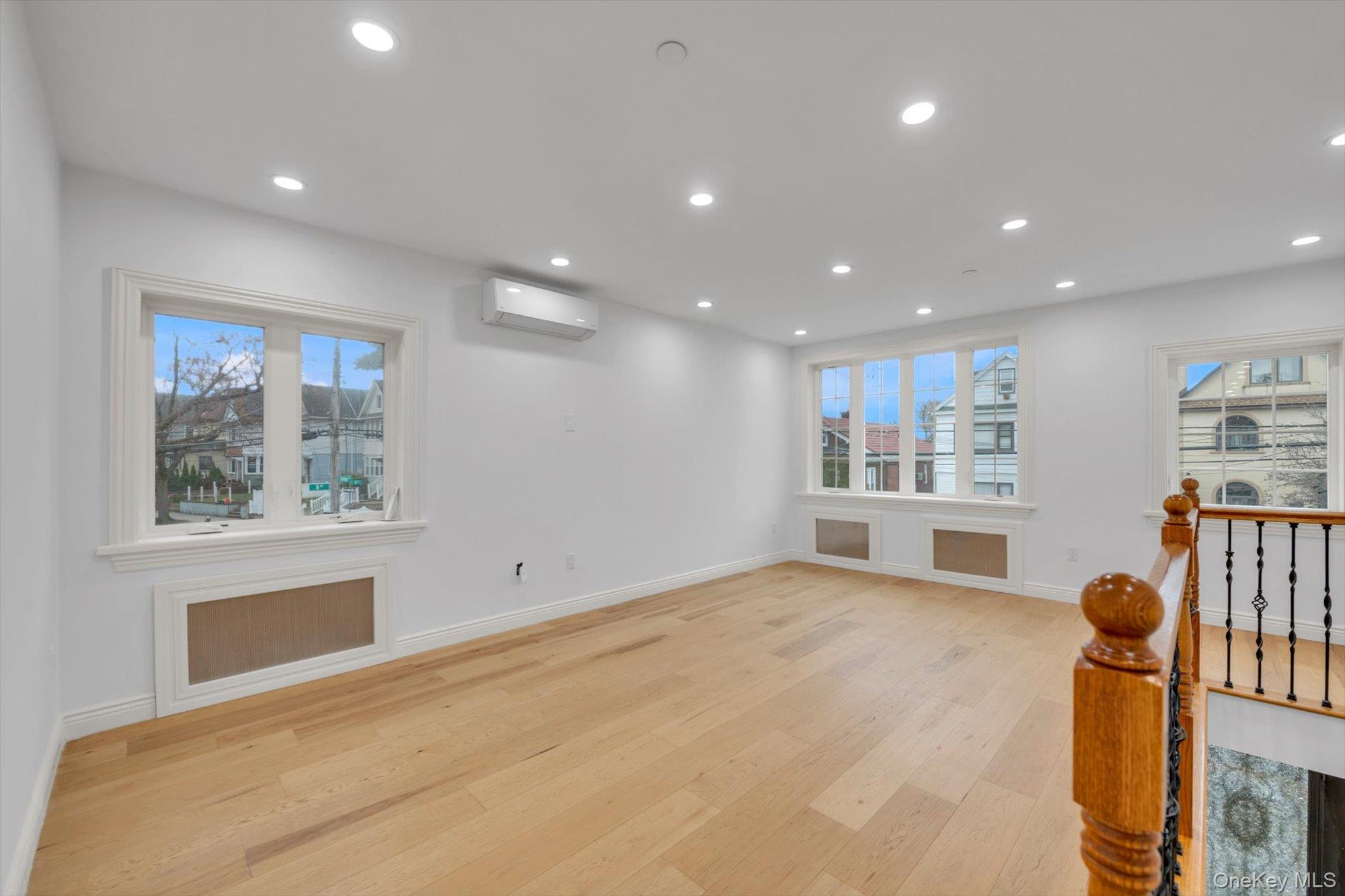 #7 photo, 717 College Place, College Point , NY 11356