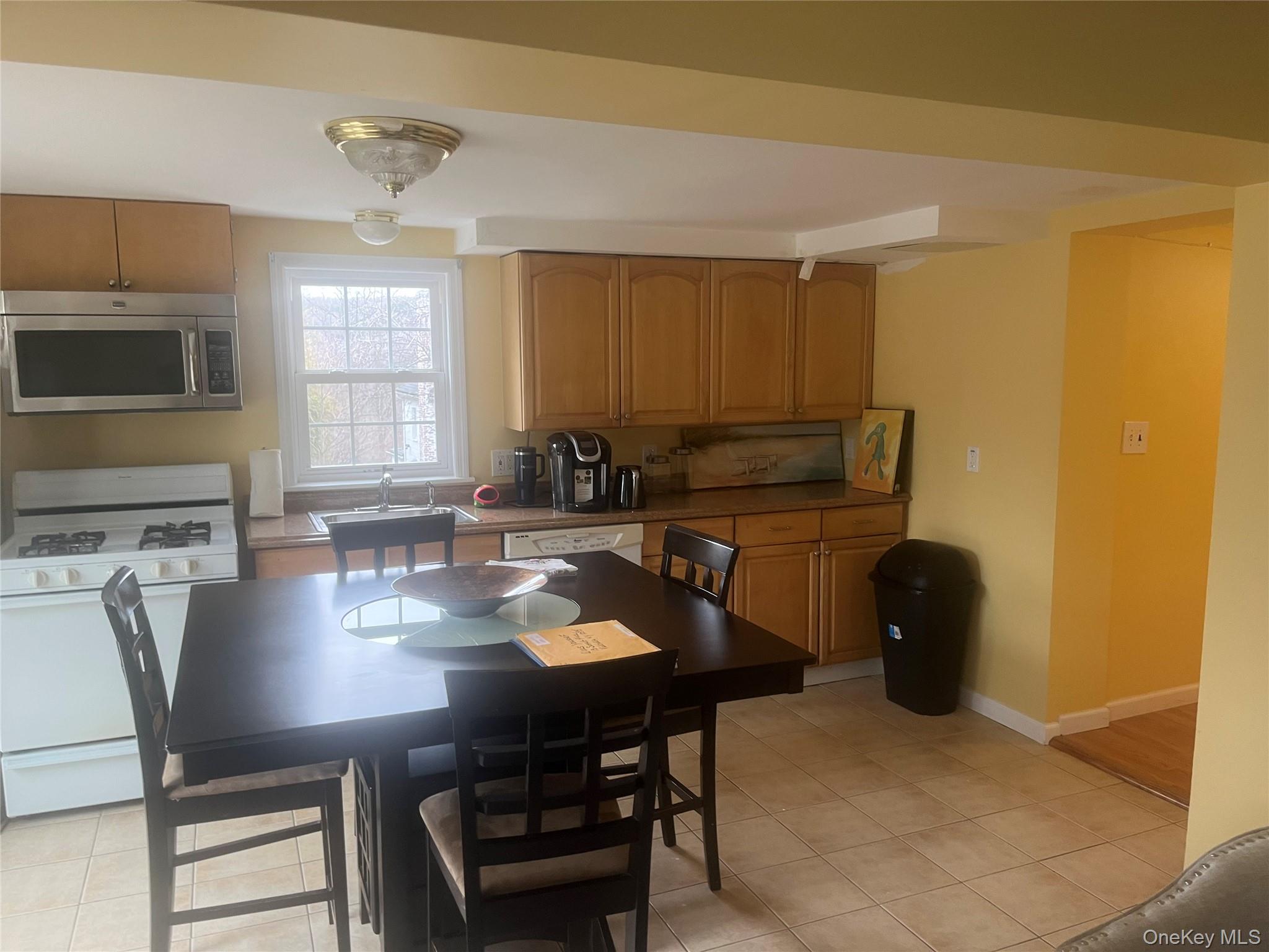 #4 photo, 13 Summitt Place, Valhalla , NY 10595