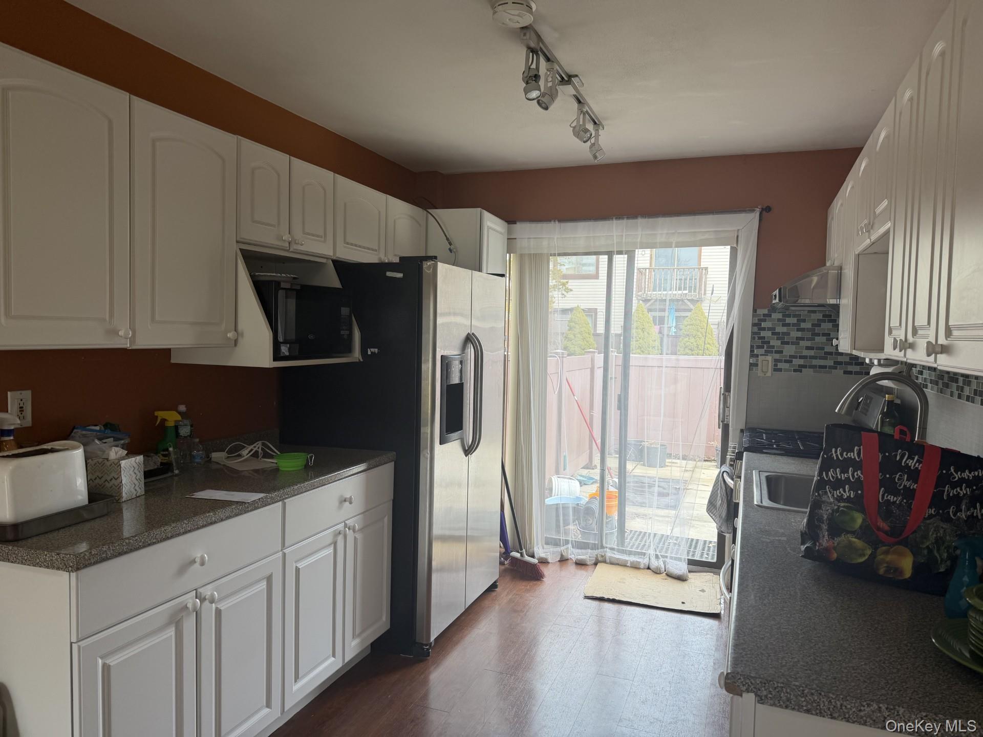 #4 photo, 92 Gauguin Court, सफ़ोक काउंटी Middle Island , NY 11953