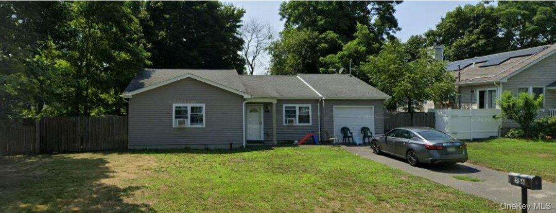 #1 photo, 556 Taylor Avenue, 롱 아일랜드 East Patchogue , NY 11772