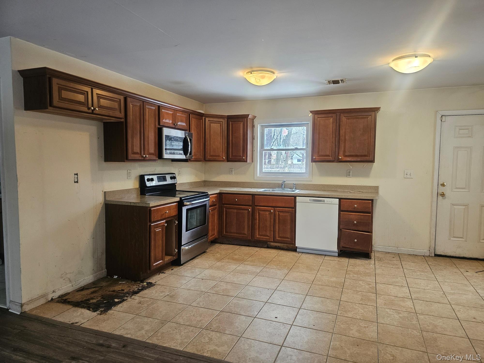 #5 photo, 556 Taylor Avenue, 롱 아일랜드 East Patchogue , NY 11772