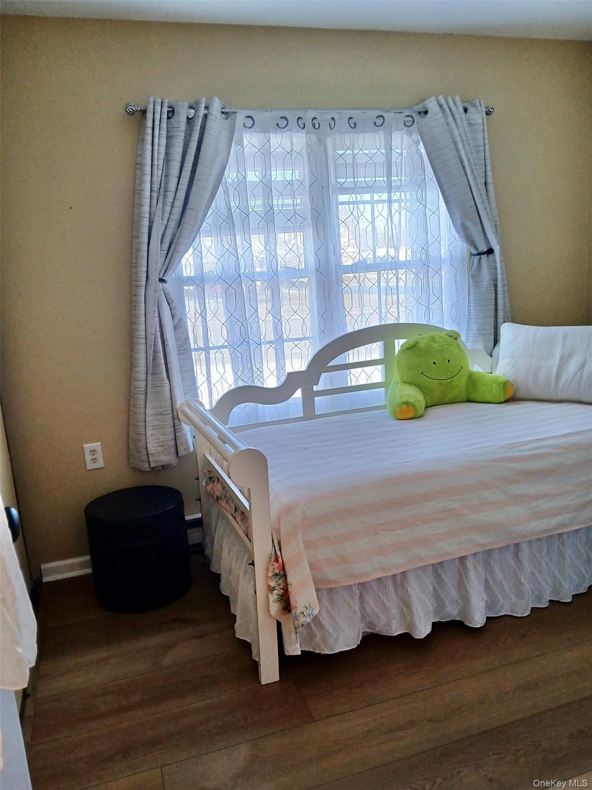 #14 photo, 427 Aylesbury Court, 롱 아일랜드 Ridge , NY 11961