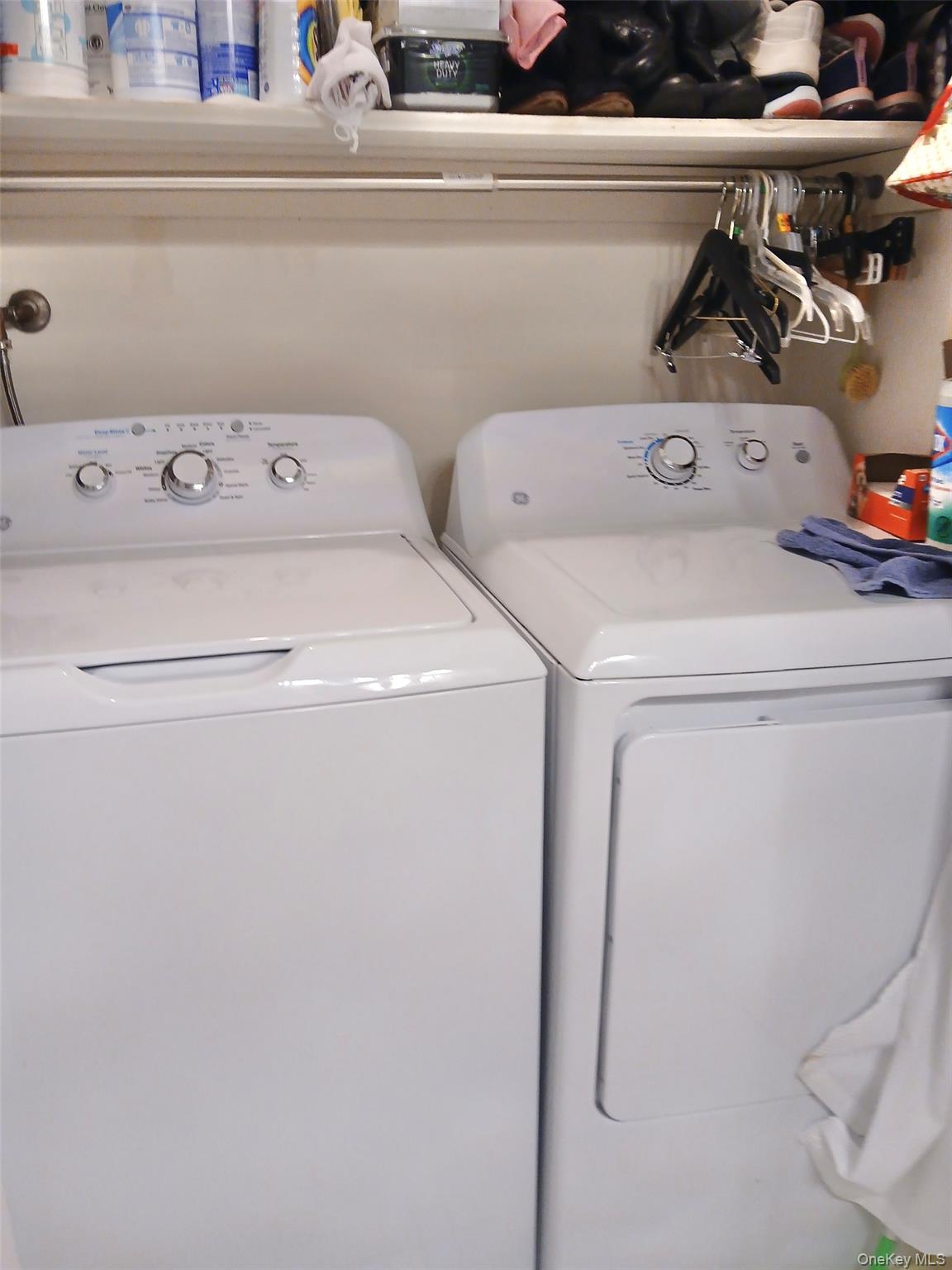 #16 photo, 427 Aylesbury Court, 롱 아일랜드 Ridge , NY 11961