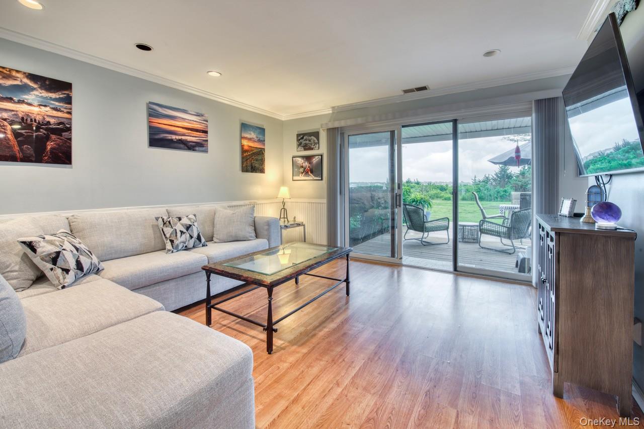 #5 photo, 61 W Tiana Road, 롱 아일랜드 Hampton Bays , NY 11946