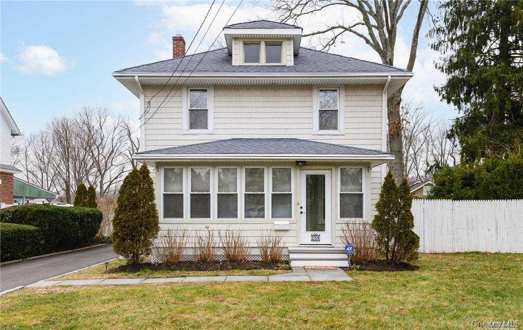 #1 photo, 256 Nassau Road, Huntington , NY 11743