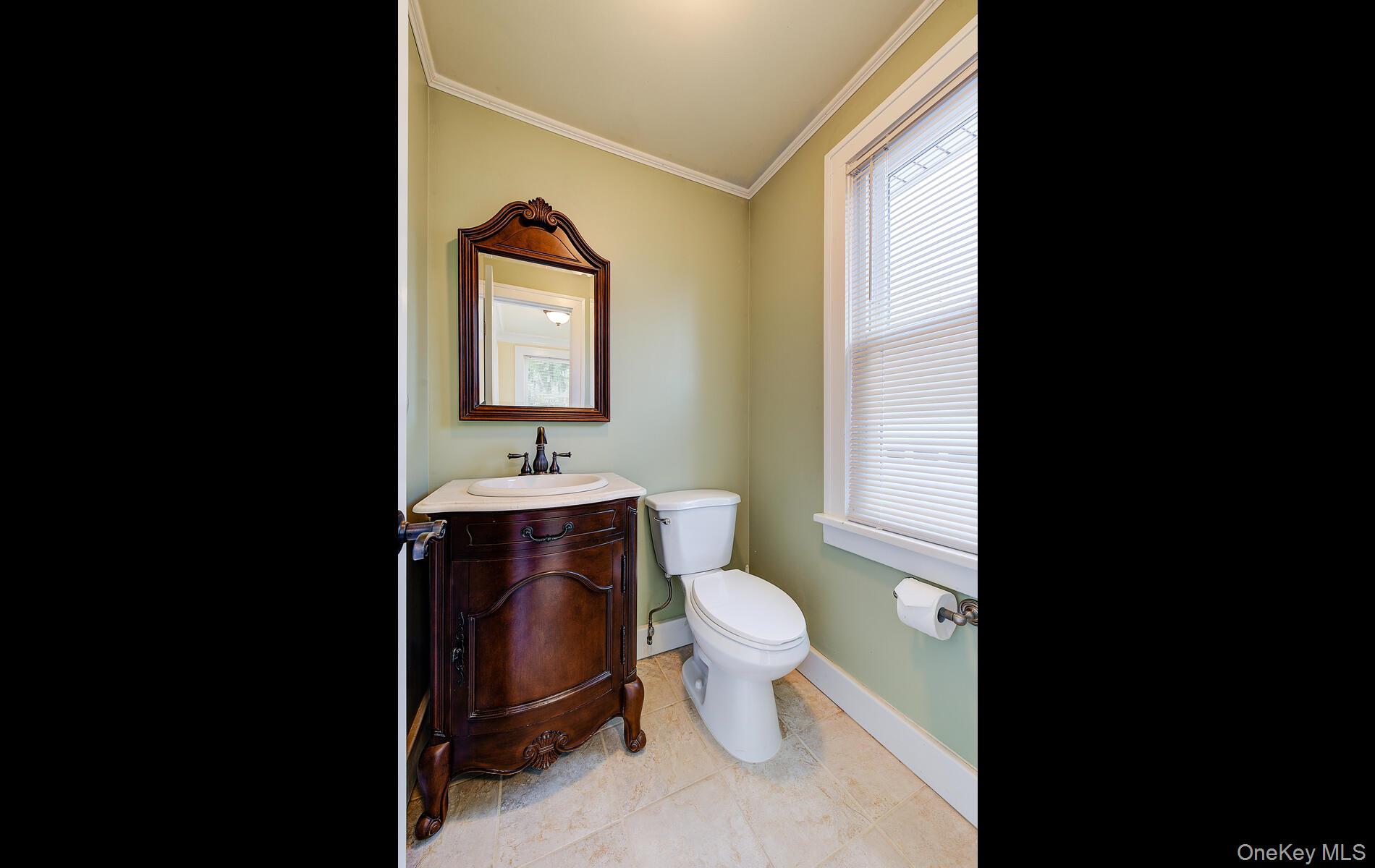 #17 photo, 256 Nassau Road, Huntington , NY 11743