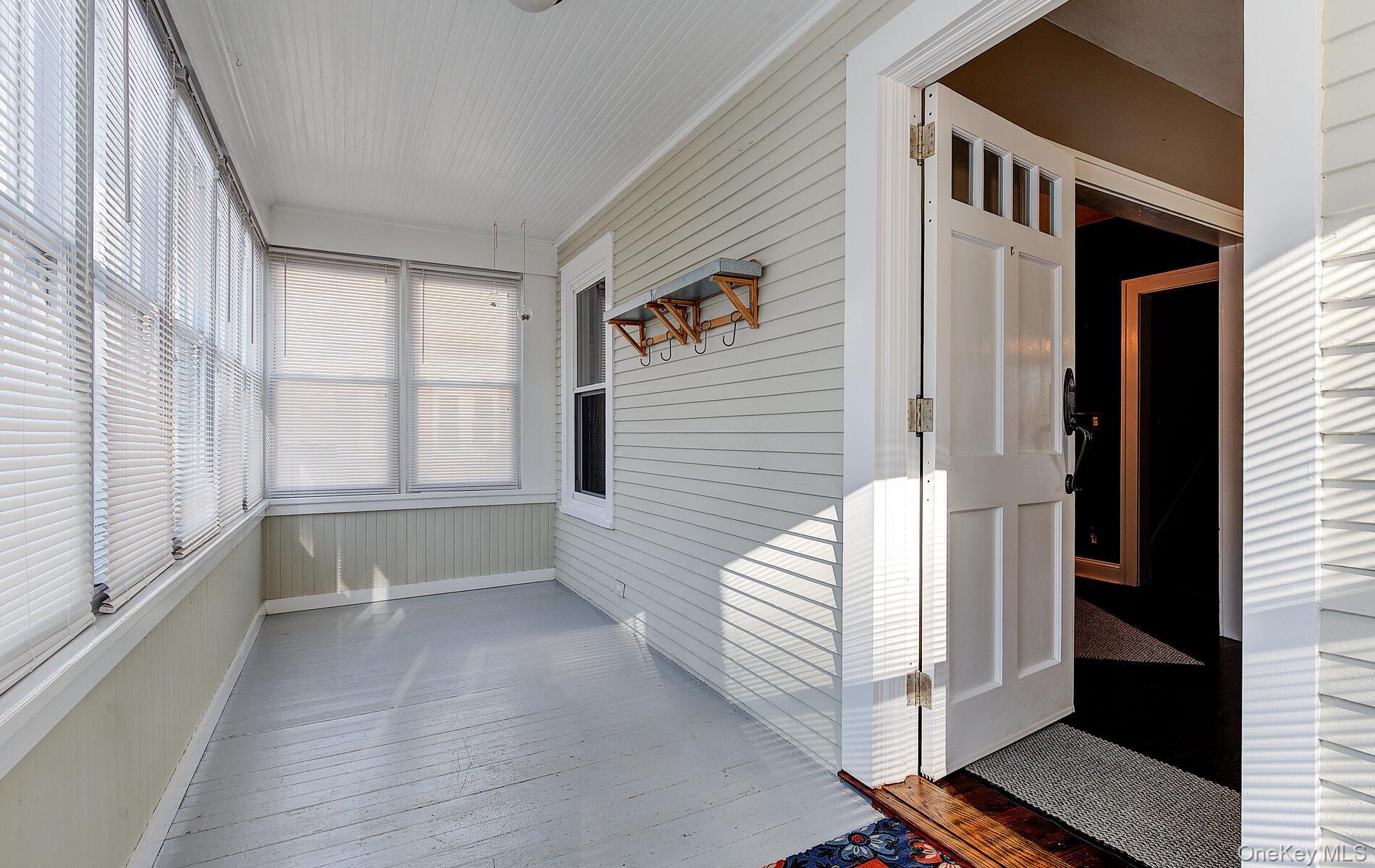 #2 photo, 256 Nassau Road, Huntington , NY 11743