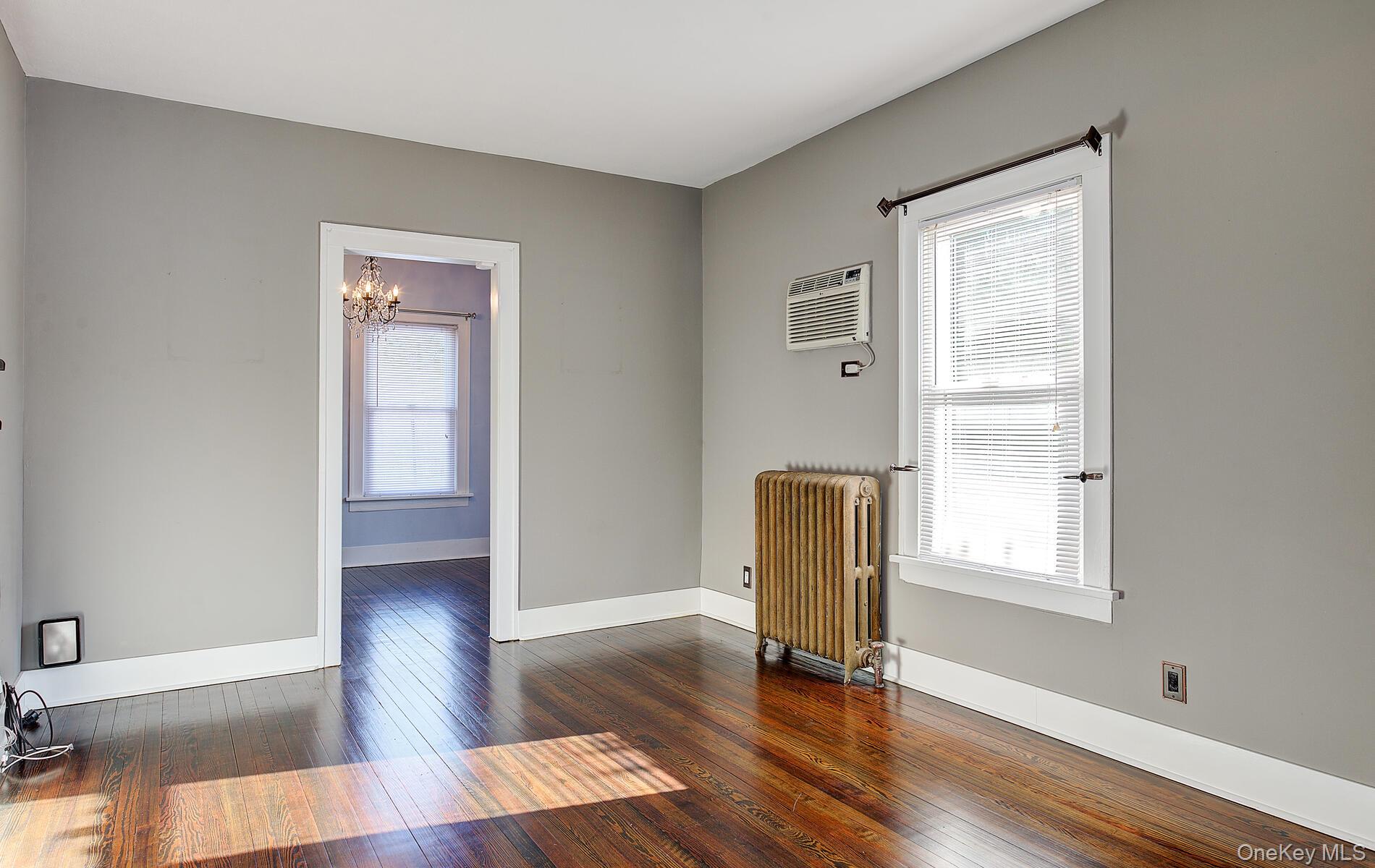 #6 photo, 256 Nassau Road, Huntington , NY 11743