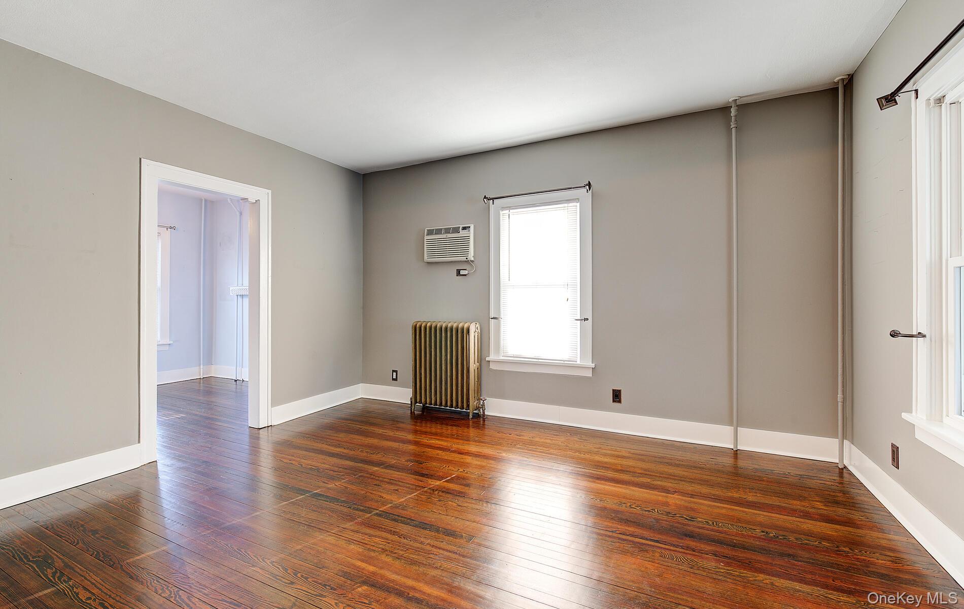 #7 photo, 256 Nassau Road, Huntington , NY 11743