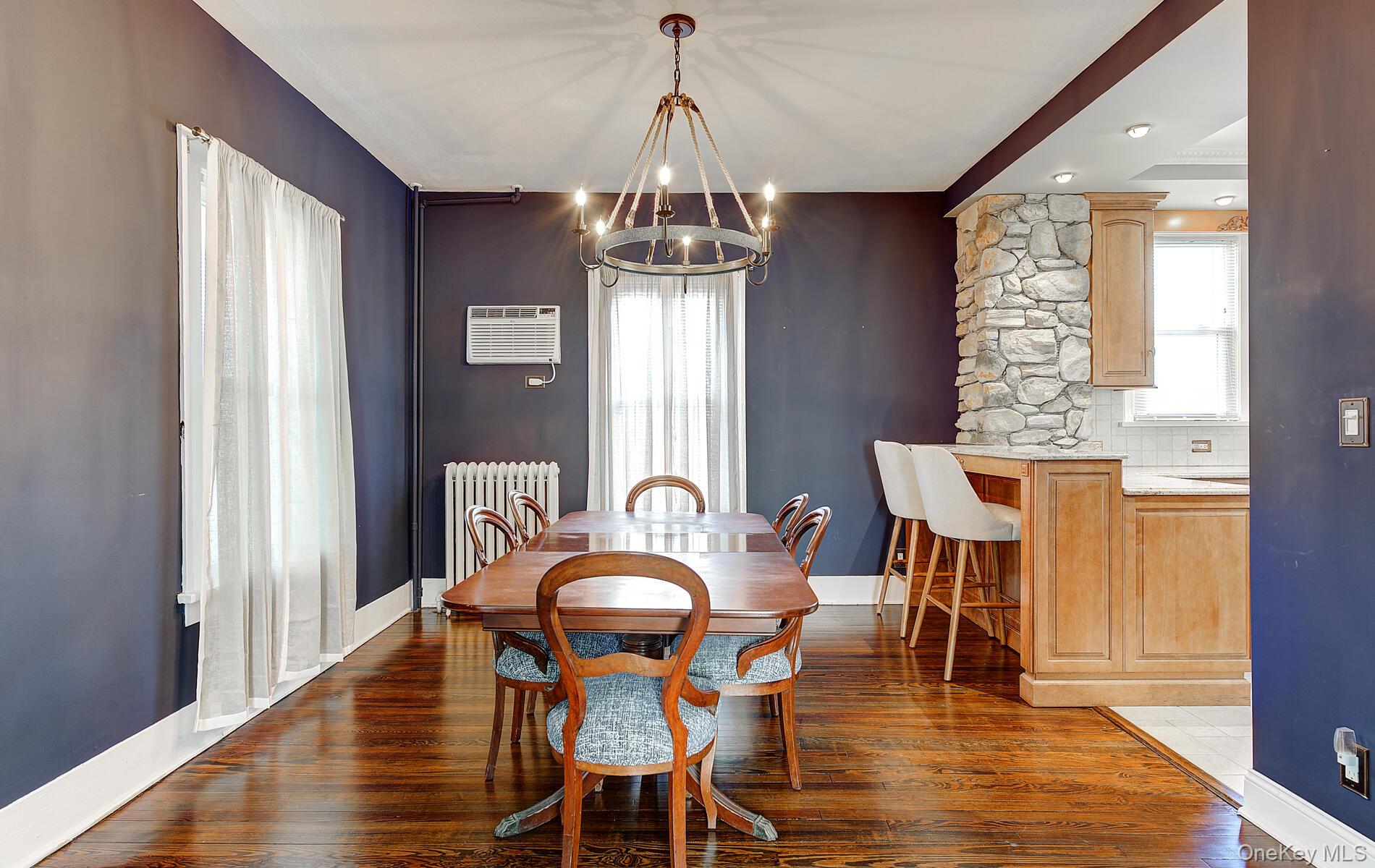 #8 photo, 256 Nassau Road, Huntington , NY 11743