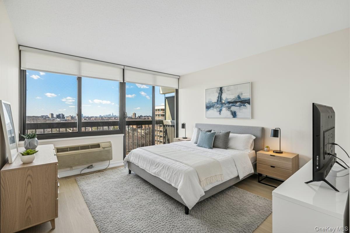 #13 photo, 152-18 Union Turnpike, Flushing , NY 11367