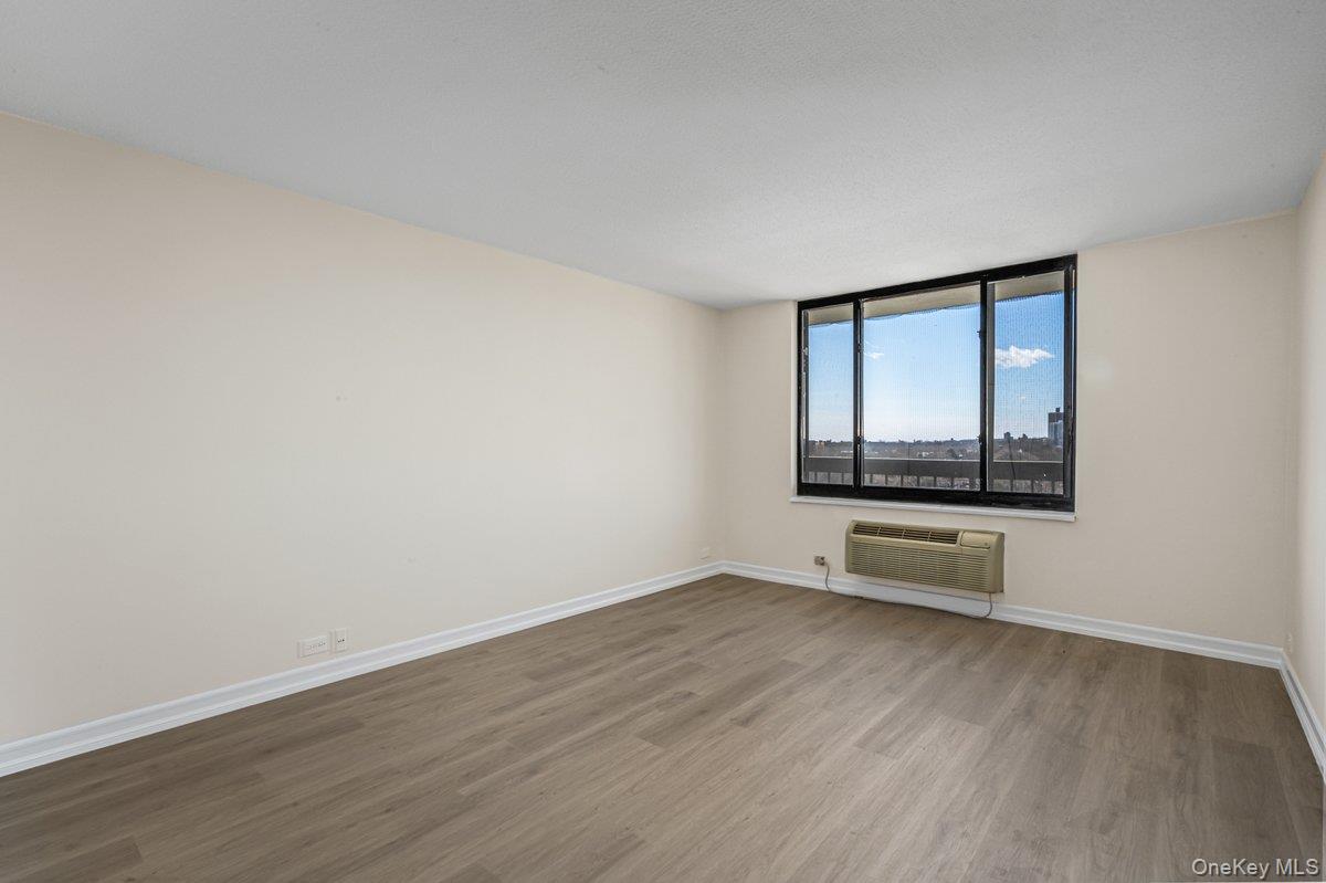 #17 photo, 152-18 Union Turnpike, Flushing , NY 11367