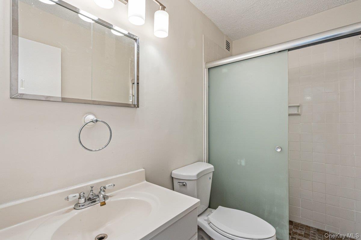 #20 photo, 152-18 Union Turnpike, Flushing , NY 11367