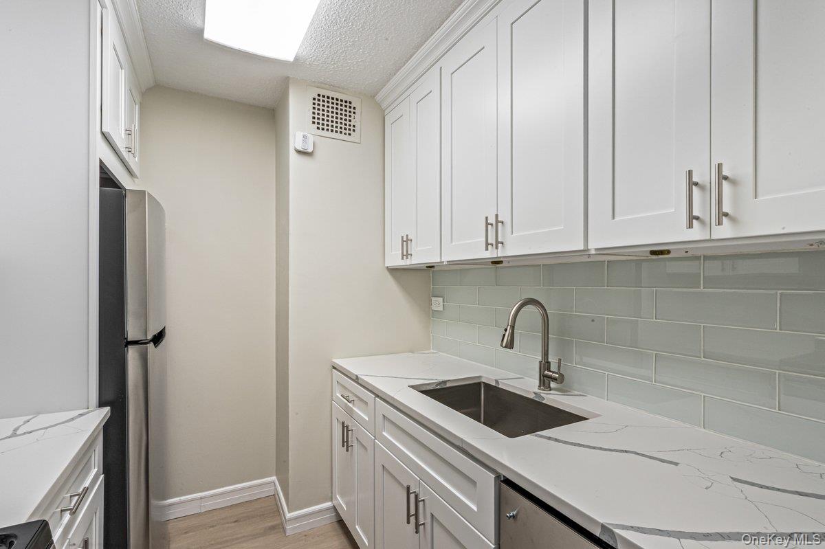 #7 photo, 152-18 Union Turnpike, Flushing , NY 11367