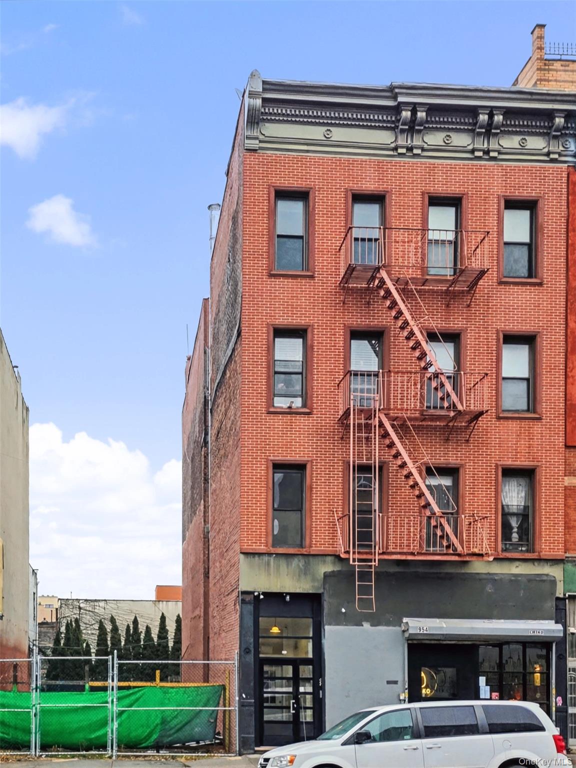 #1 photo, 954 Manhattan Avenue, ब्रुकलीन Brooklyn , NY 11222