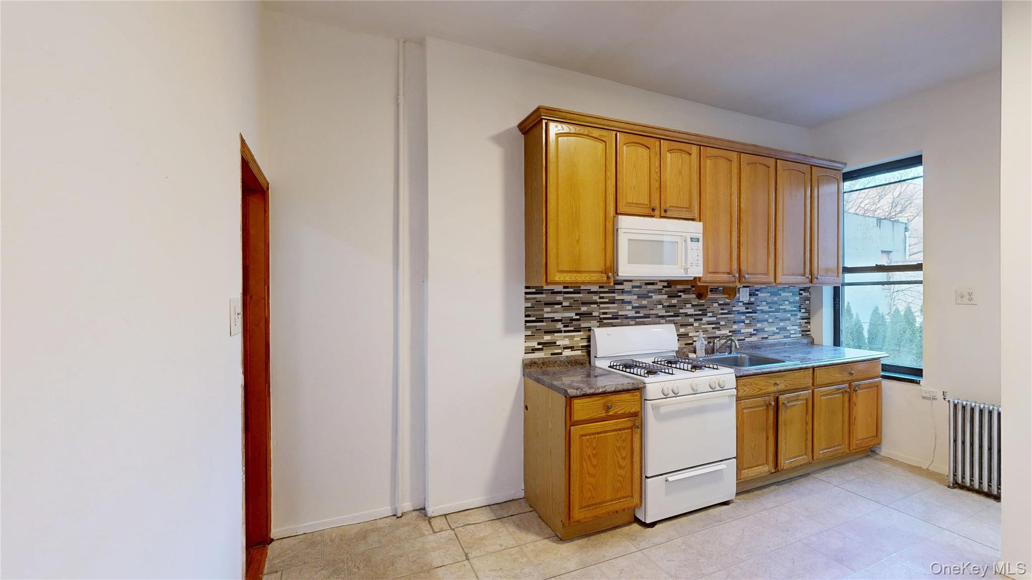 #4 photo, 954 Manhattan Avenue, ब्रुकलीन Brooklyn , NY 11222