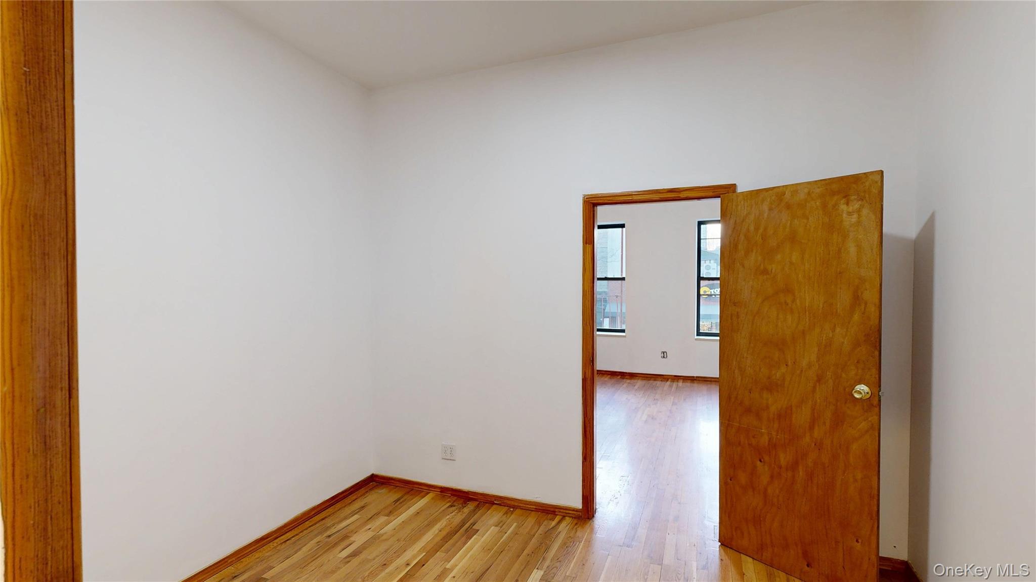 #7 photo, 954 Manhattan Avenue, ब्रुकलीन Brooklyn , NY 11222