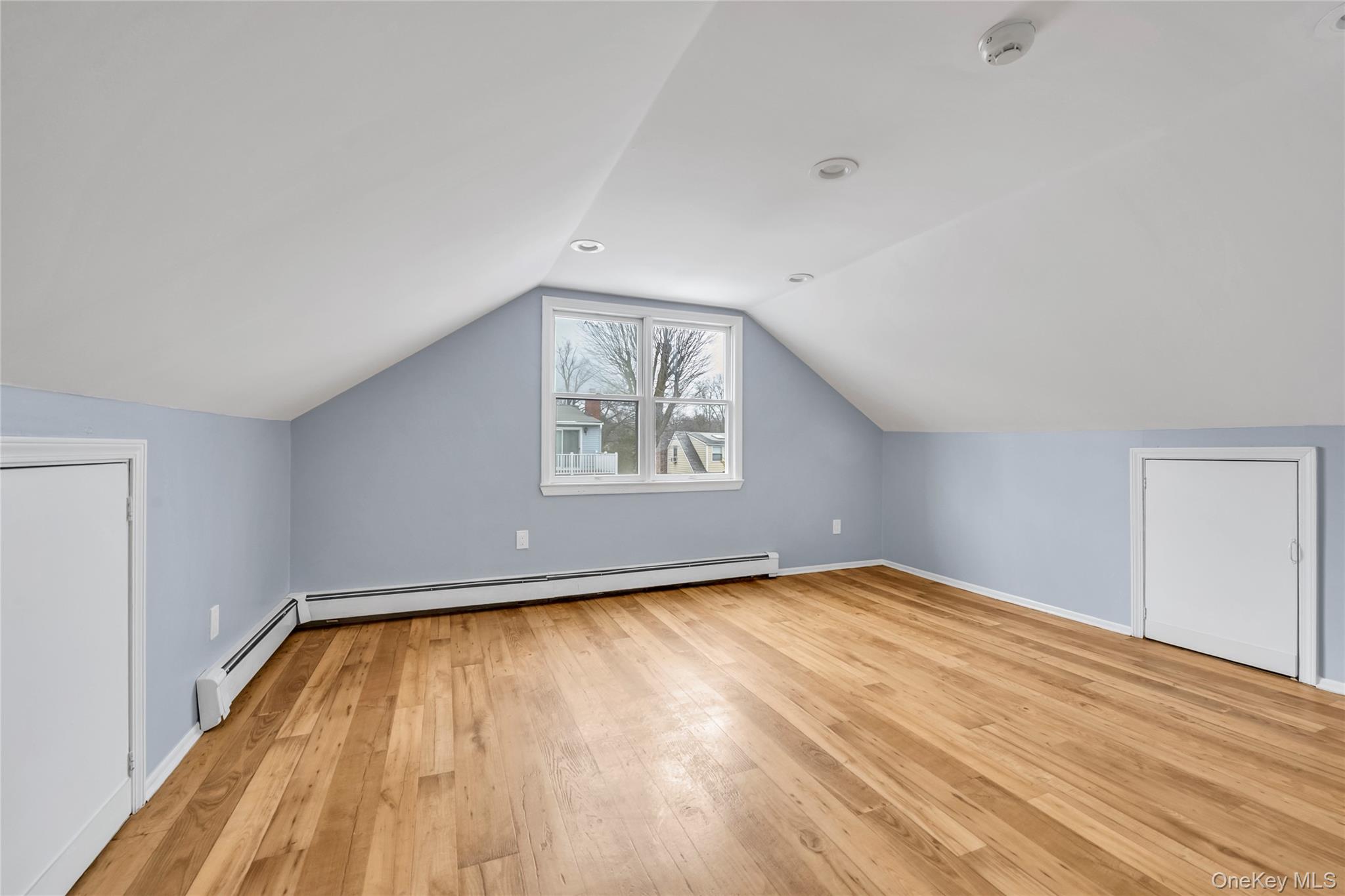 #11 photo, 29 Glen Cove Drive, ناسو Glen Head , NY 11545