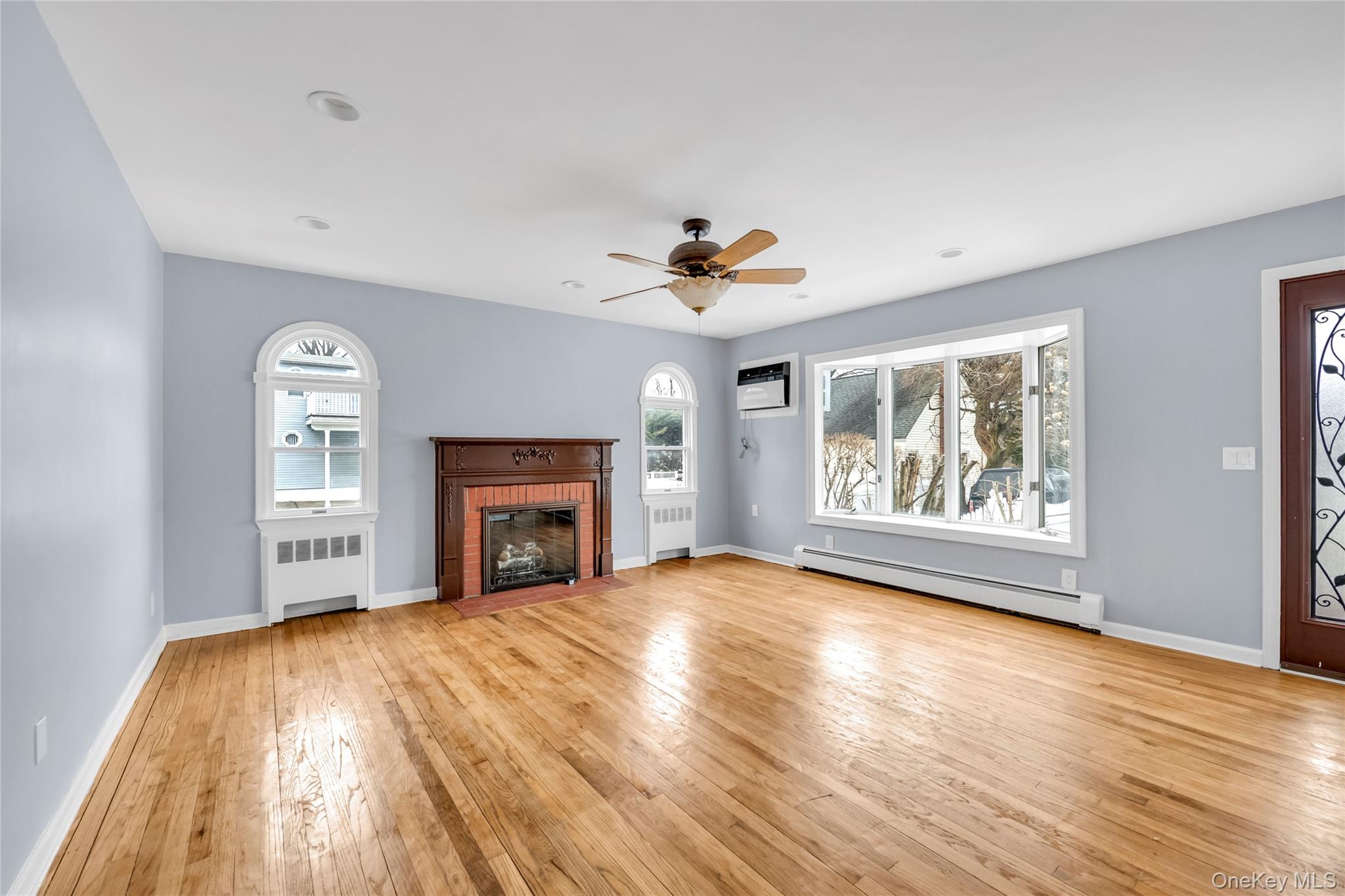 #3 photo, 29 Glen Cove Drive, ناسو Glen Head , NY 11545