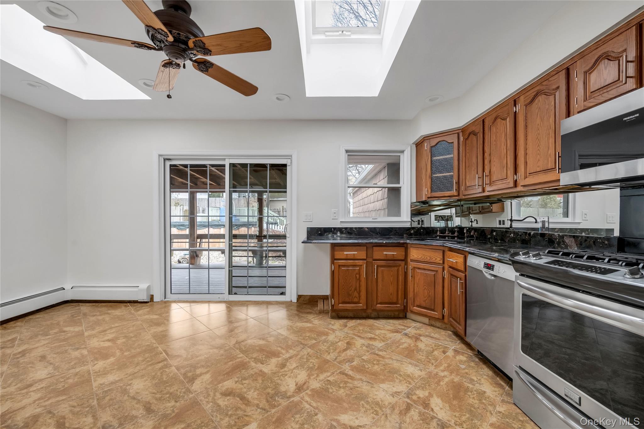 #5 photo, 29 Glen Cove Drive, ناسو Glen Head , NY 11545