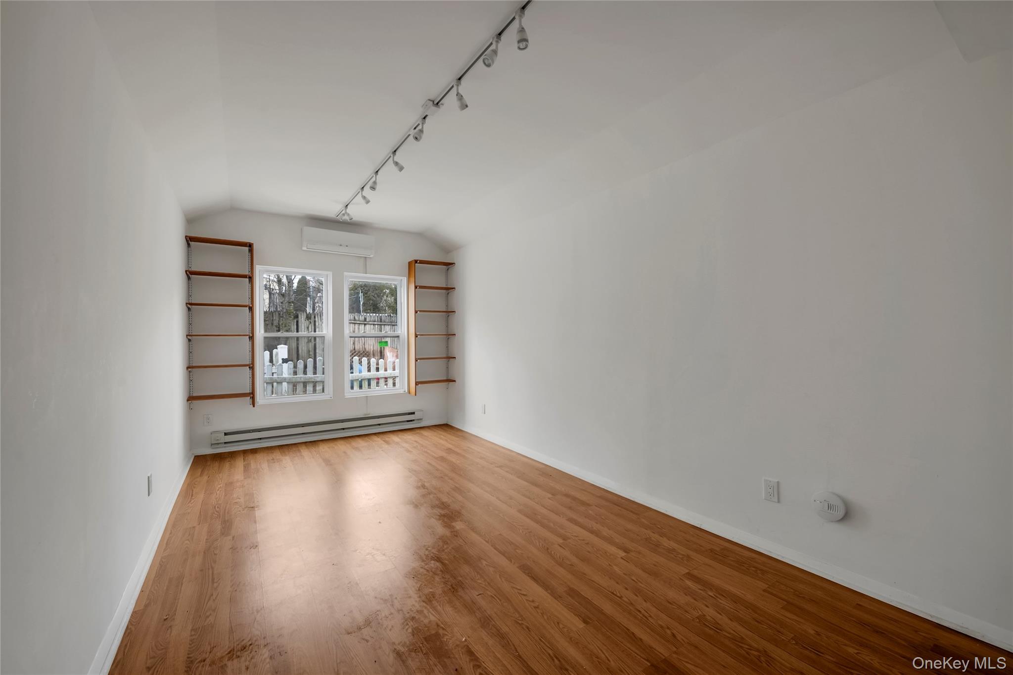 #7 photo, 29 Glen Cove Drive, ناسو Glen Head , NY 11545