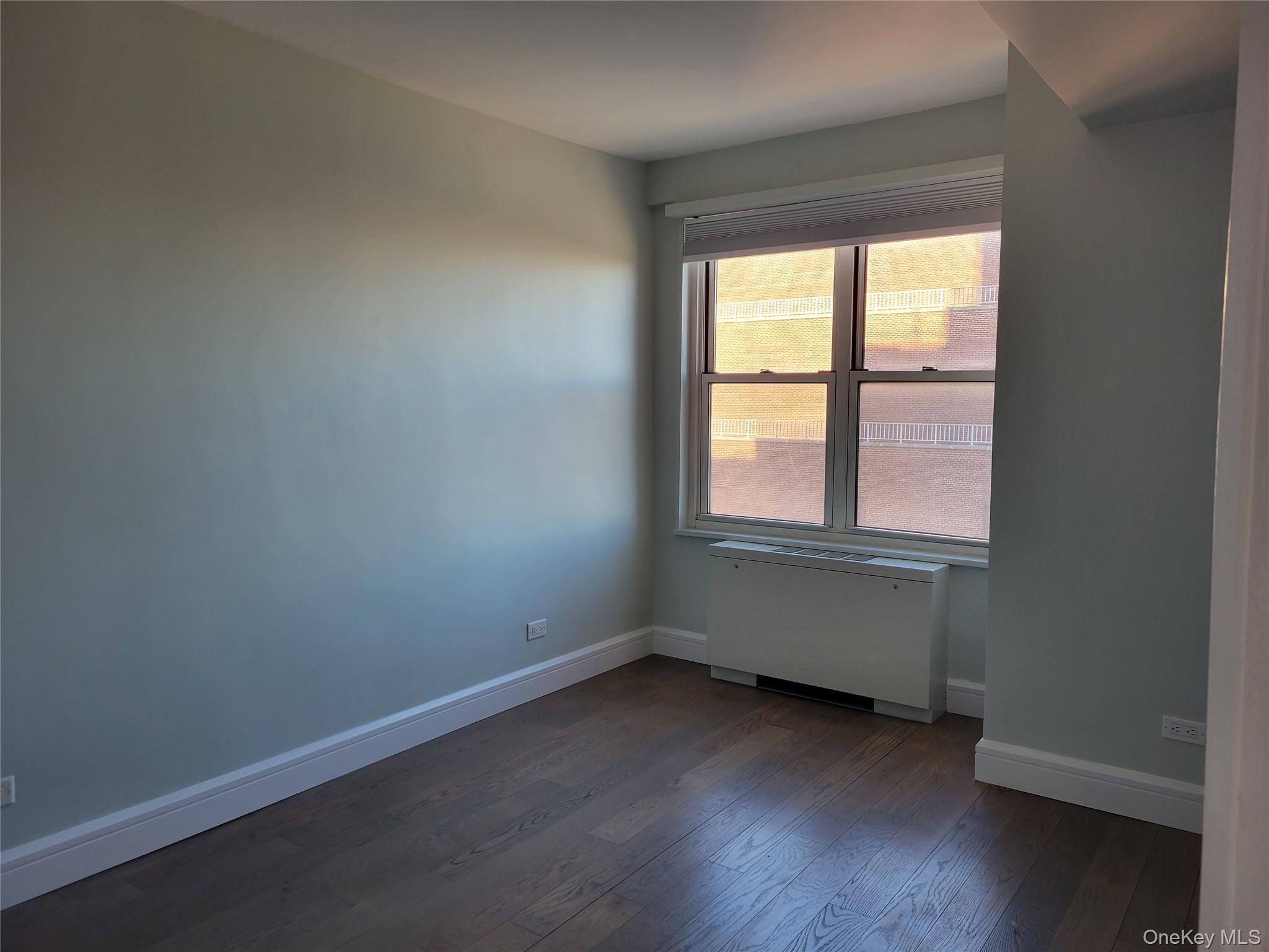 #4 photo, 107-40 Queens Boulevard, קווינס Forest Hills , NY 11375