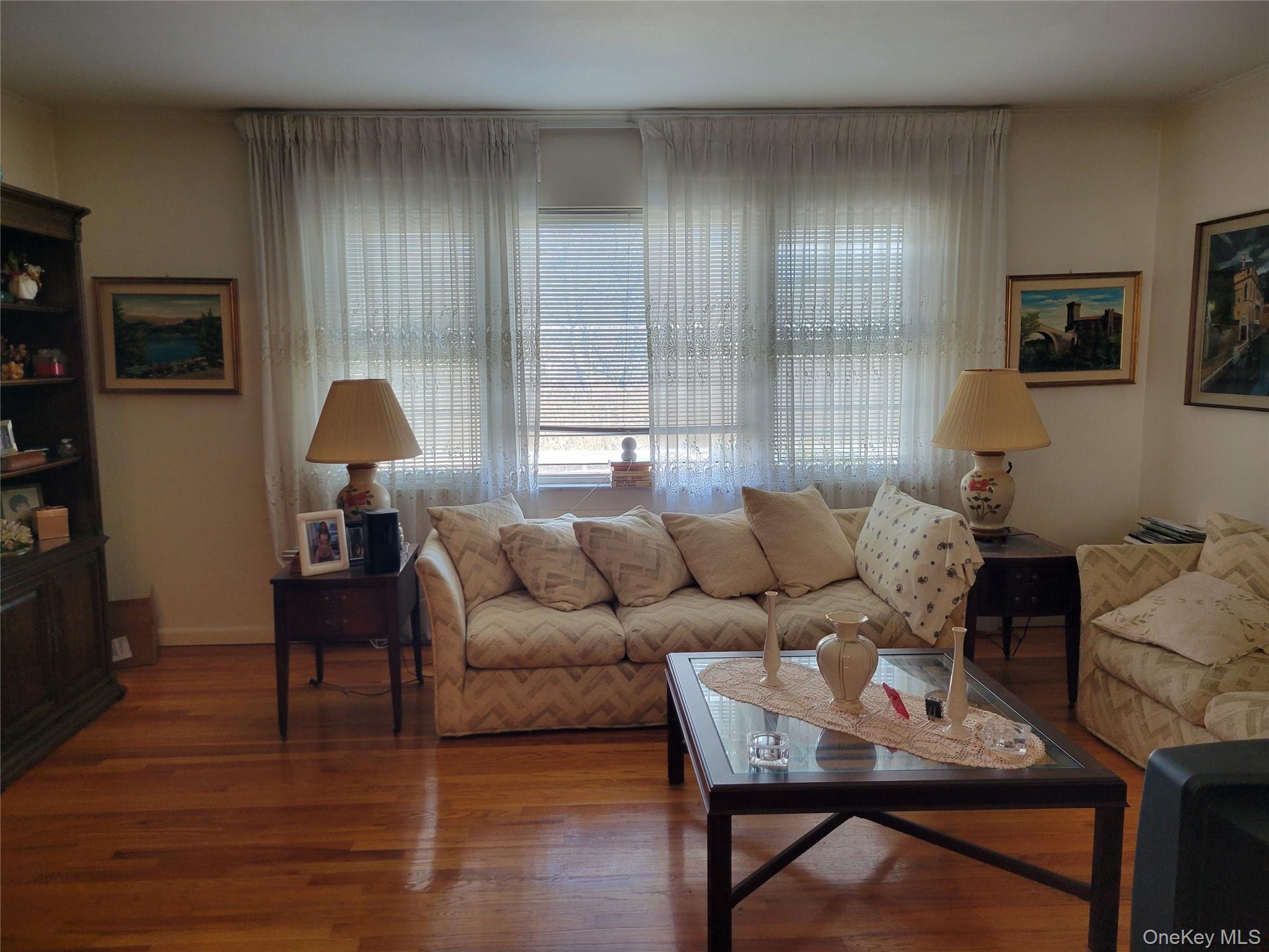 #15 photo, 166-14 Cross Island Parkway, كوينز Whitestone , NY 11357