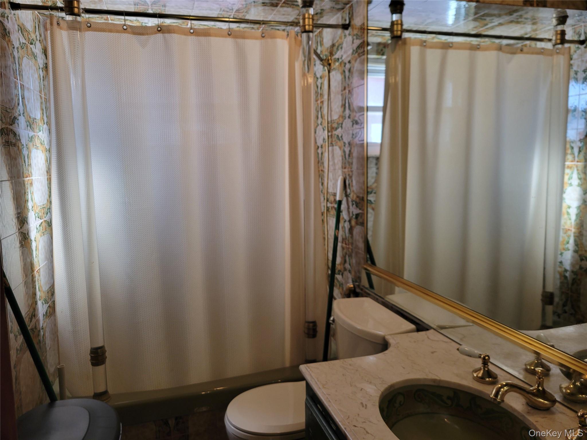 #18 photo, 166-14 Cross Island Parkway, كوينز Whitestone , NY 11357