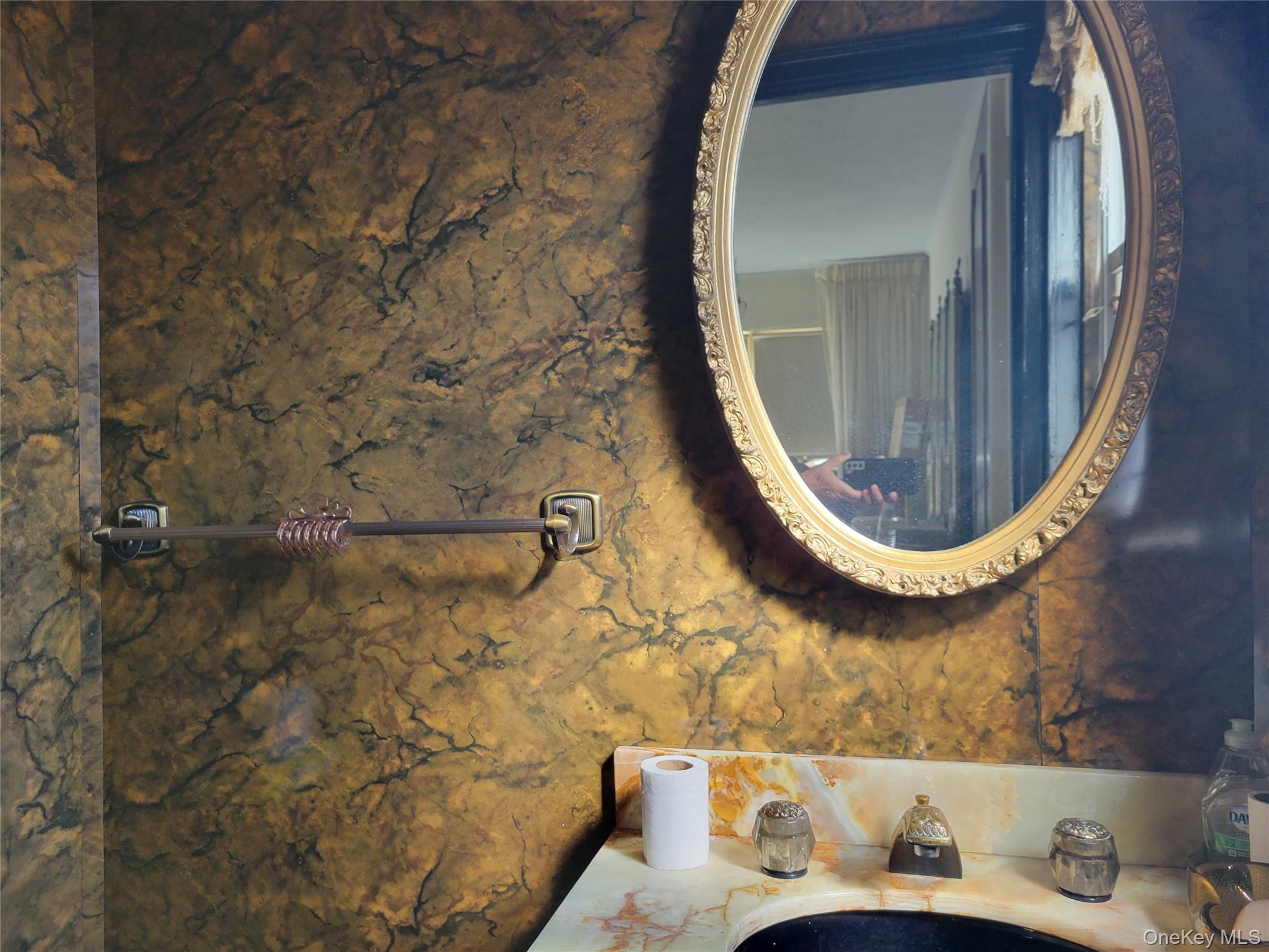 #19 photo, 166-14 Cross Island Parkway, كوينز Whitestone , NY 11357