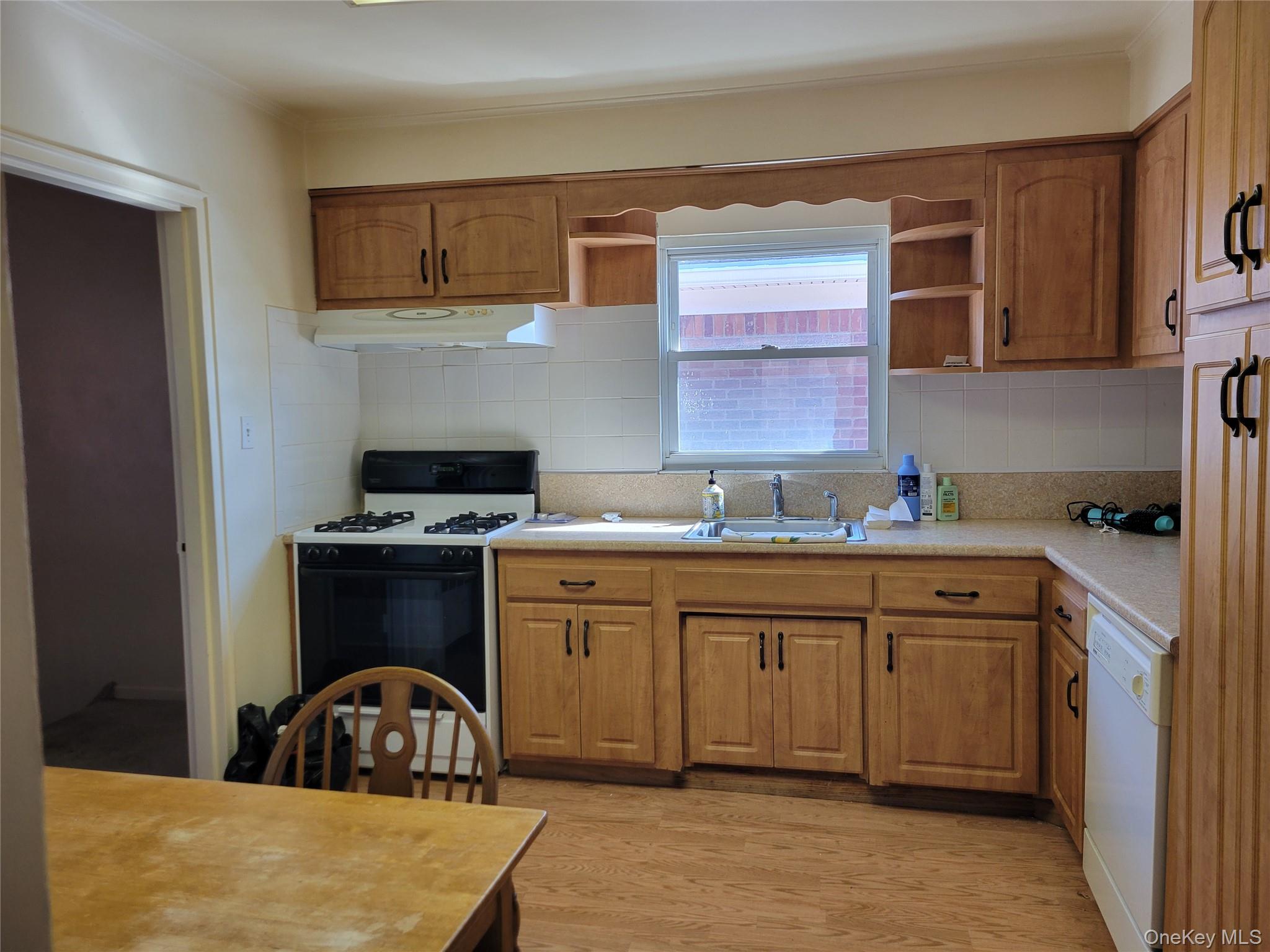 #6 photo, 166-14 Cross Island Parkway, كوينز Whitestone , NY 11357