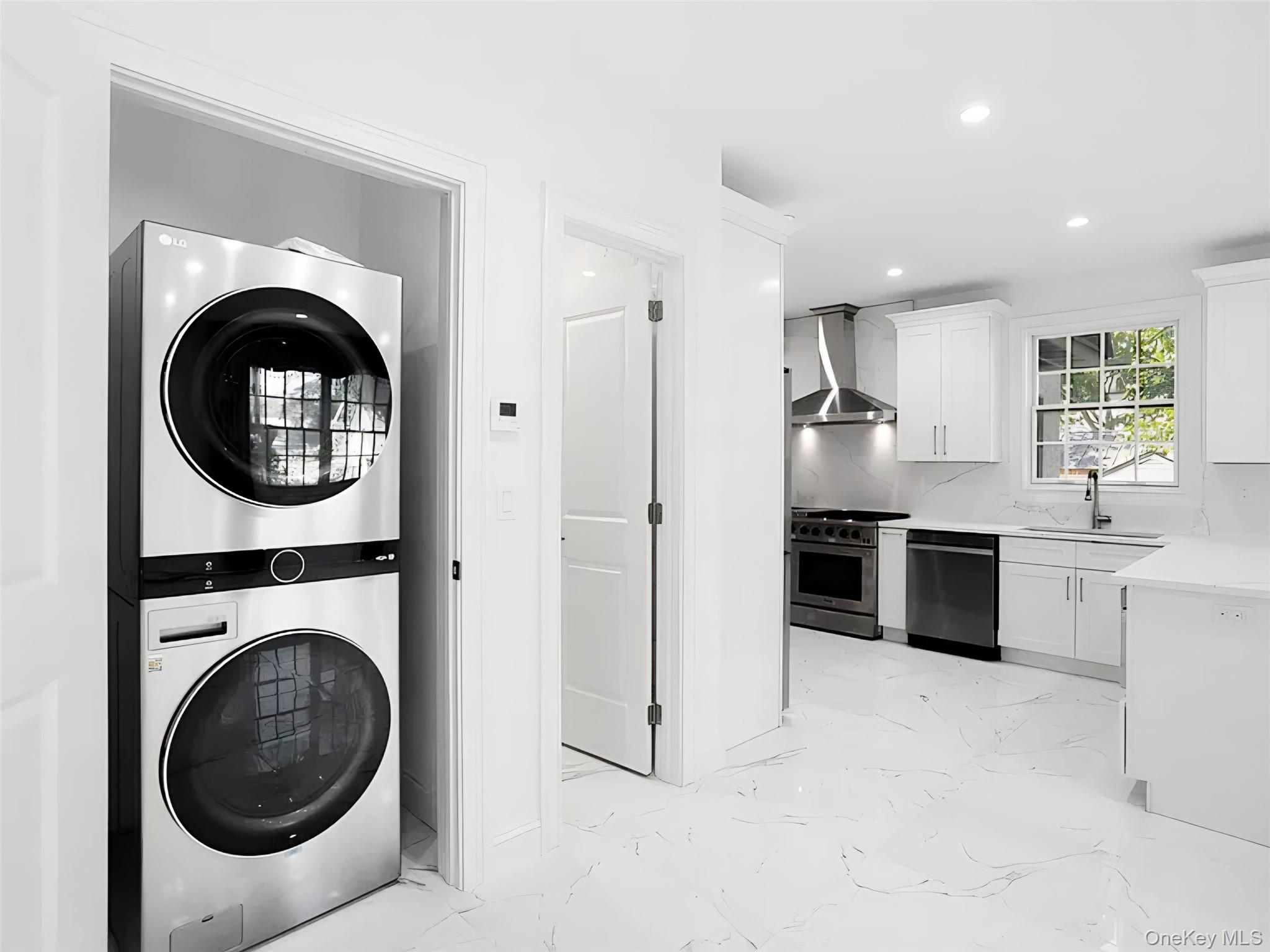 #10 photo, 56 Jackson Avenue, Mineola , NY 11501