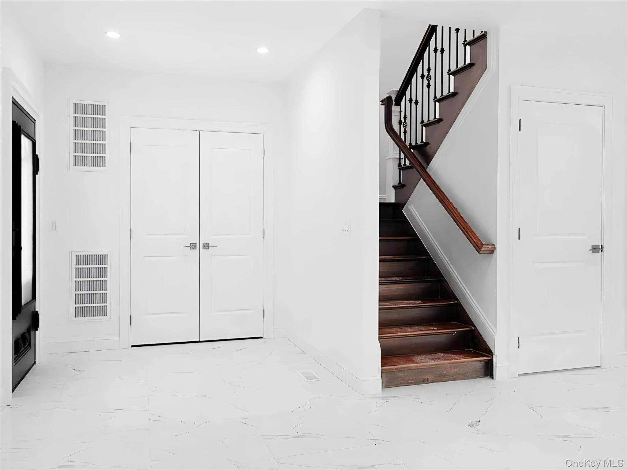 #13 photo, 56 Jackson Avenue, Mineola , NY 11501