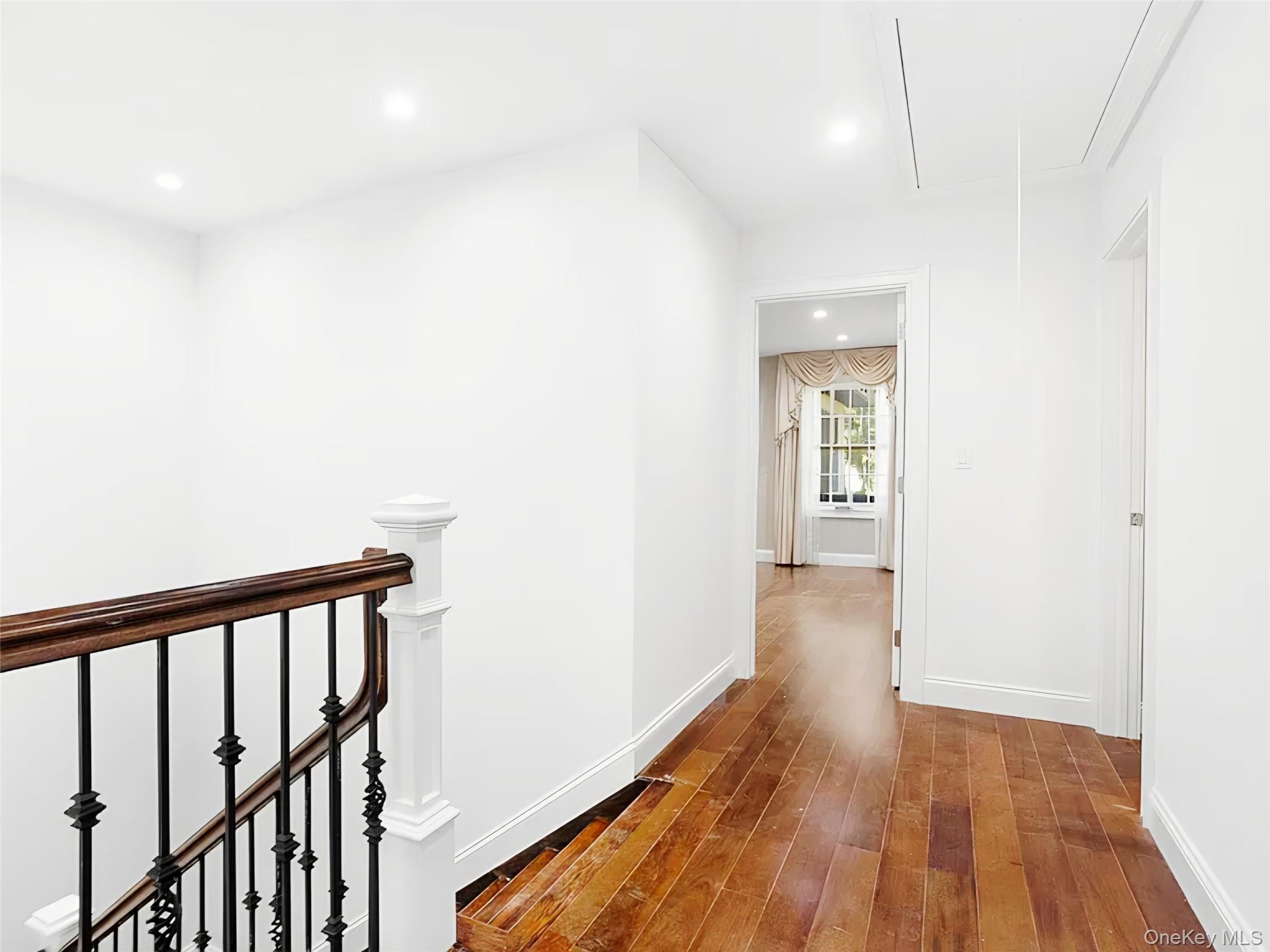 #14 photo, 56 Jackson Avenue, Mineola , NY 11501