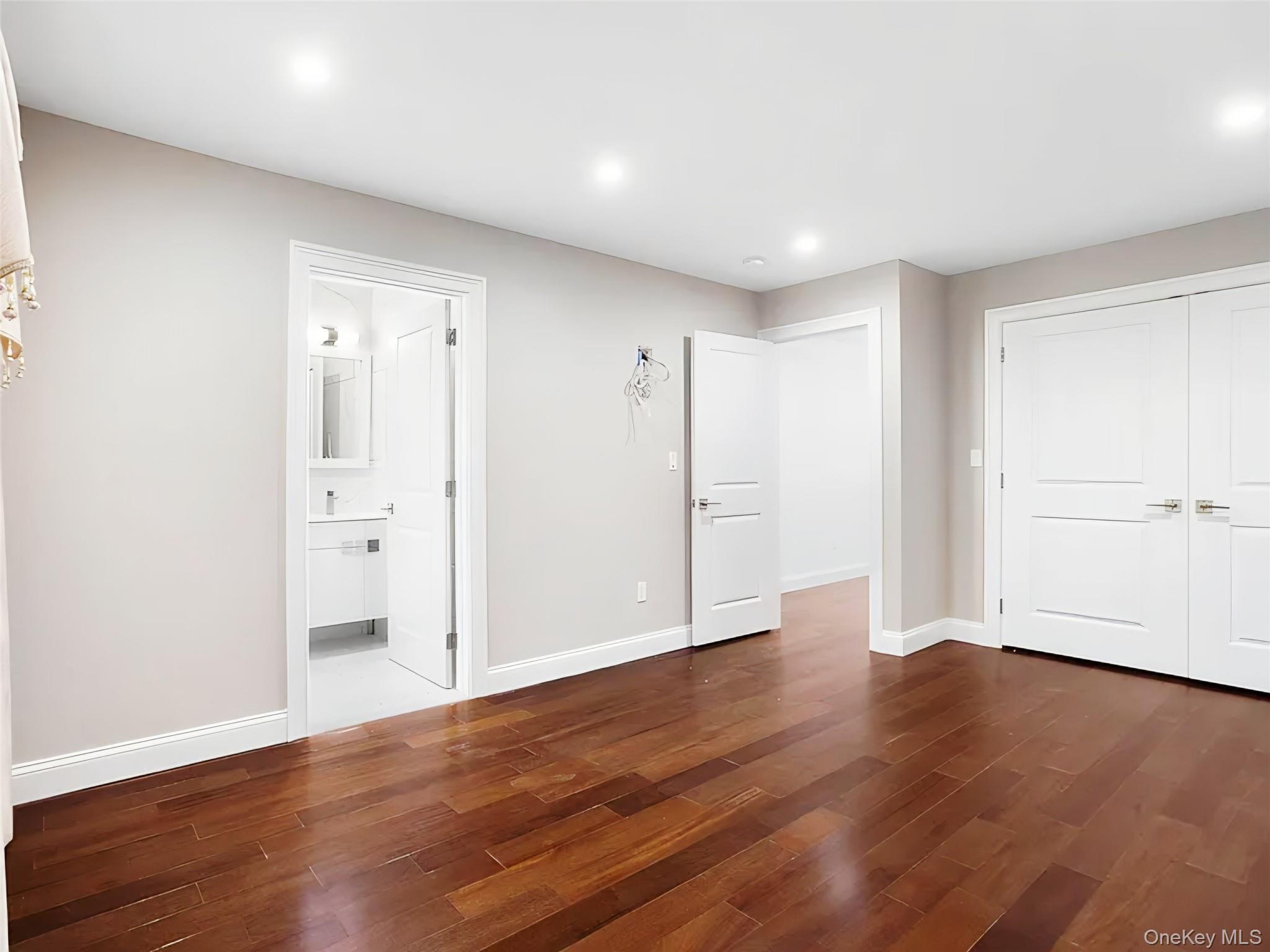 #15 photo, 56 Jackson Avenue, Mineola , NY 11501